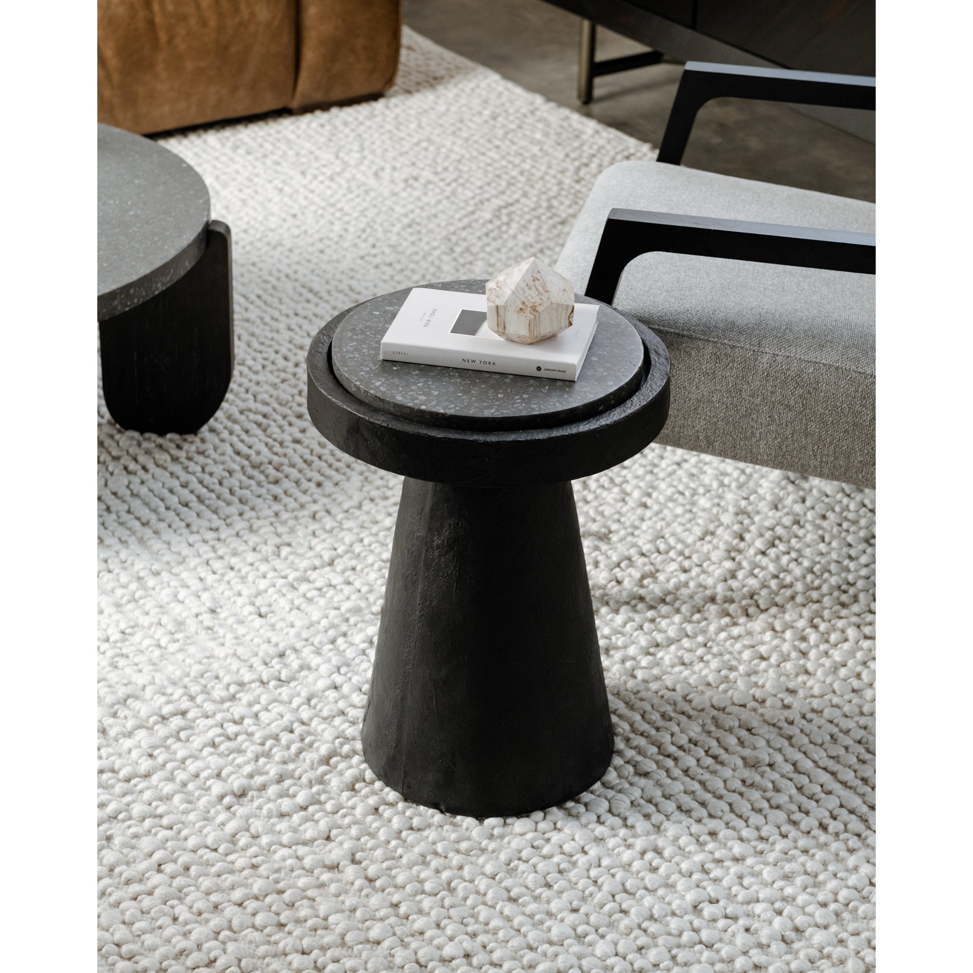 Moes Book Accent Table Black VH-1015-02
