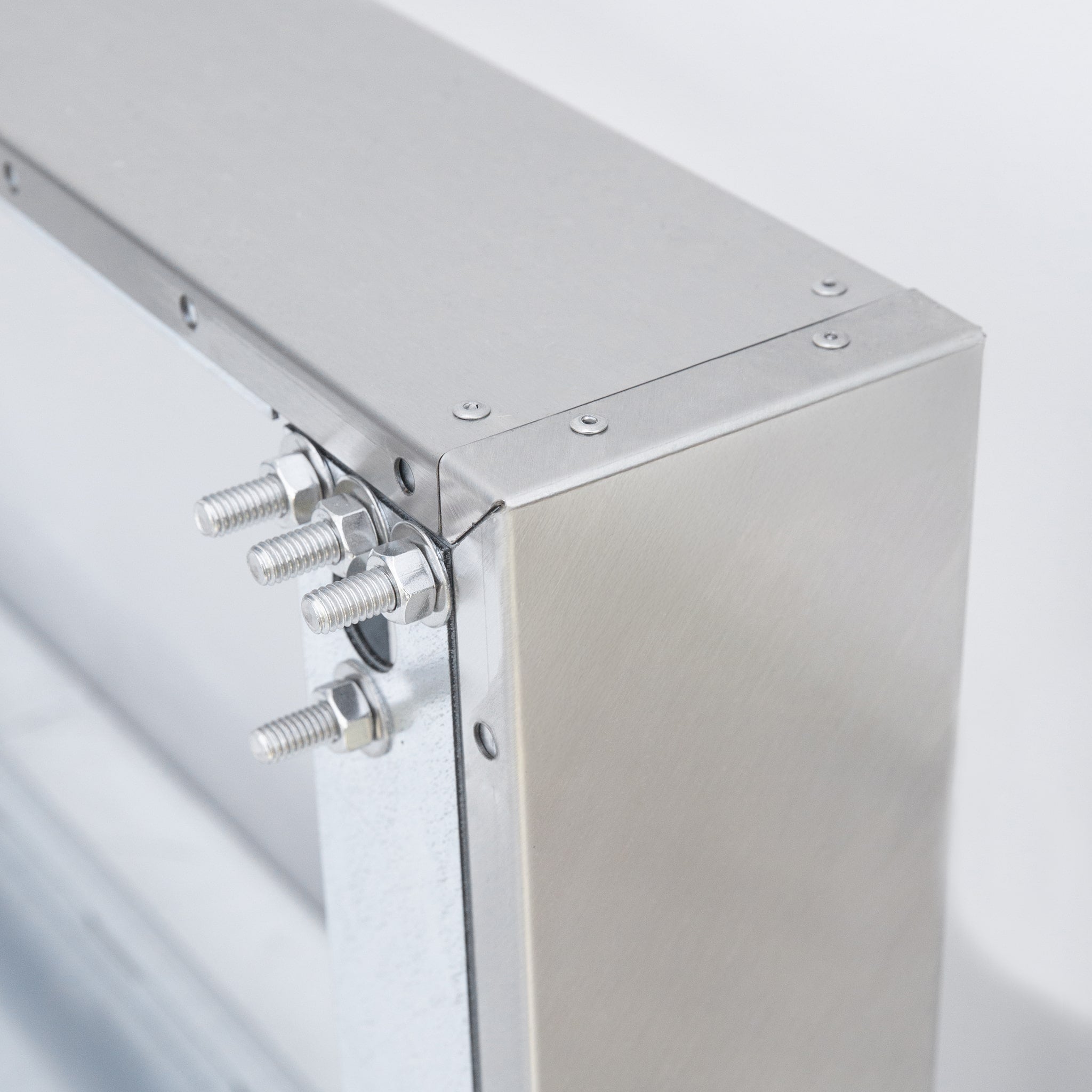 Summerset 4" Spacer Bracket for 42" Vent Hood, VH42-3-SP4