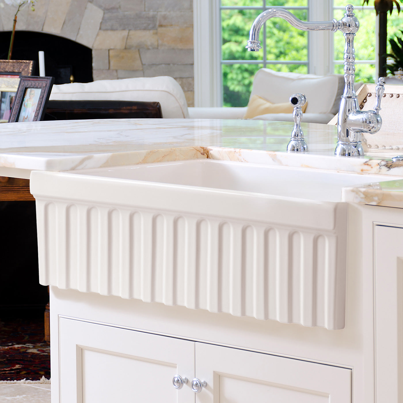 Farmhaus Fireclay Quatro Alcove Reversible Sink with a Fluted Front Apron and Decorative 2 1/2" Lip on One Side and 2" Lip on the Opposite Side