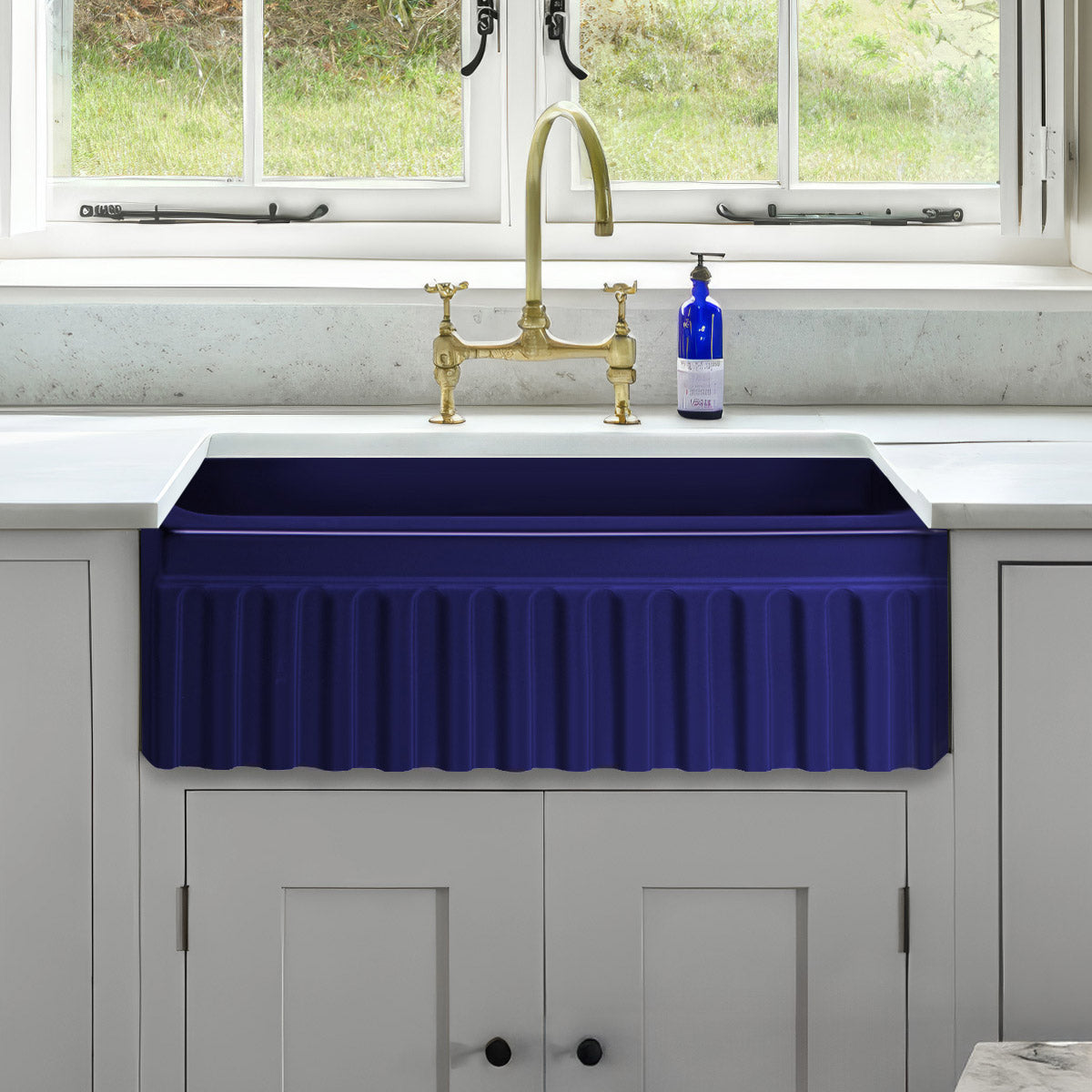 Farmhaus Fireclay Quatro Alcove Reversible Sink with a Fluted Front Apron and Decorative 2 1/2" Lip on One Side and 2" Lip on the Opposite Side