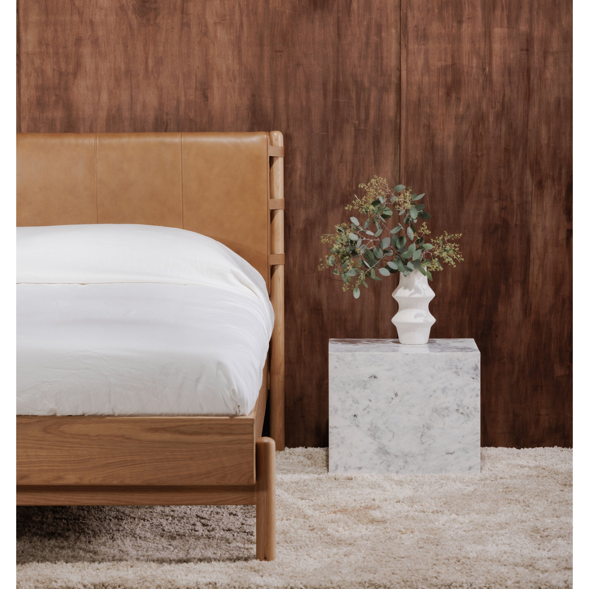 Moes Colby Queen Bed Brown YC-1045-24-0