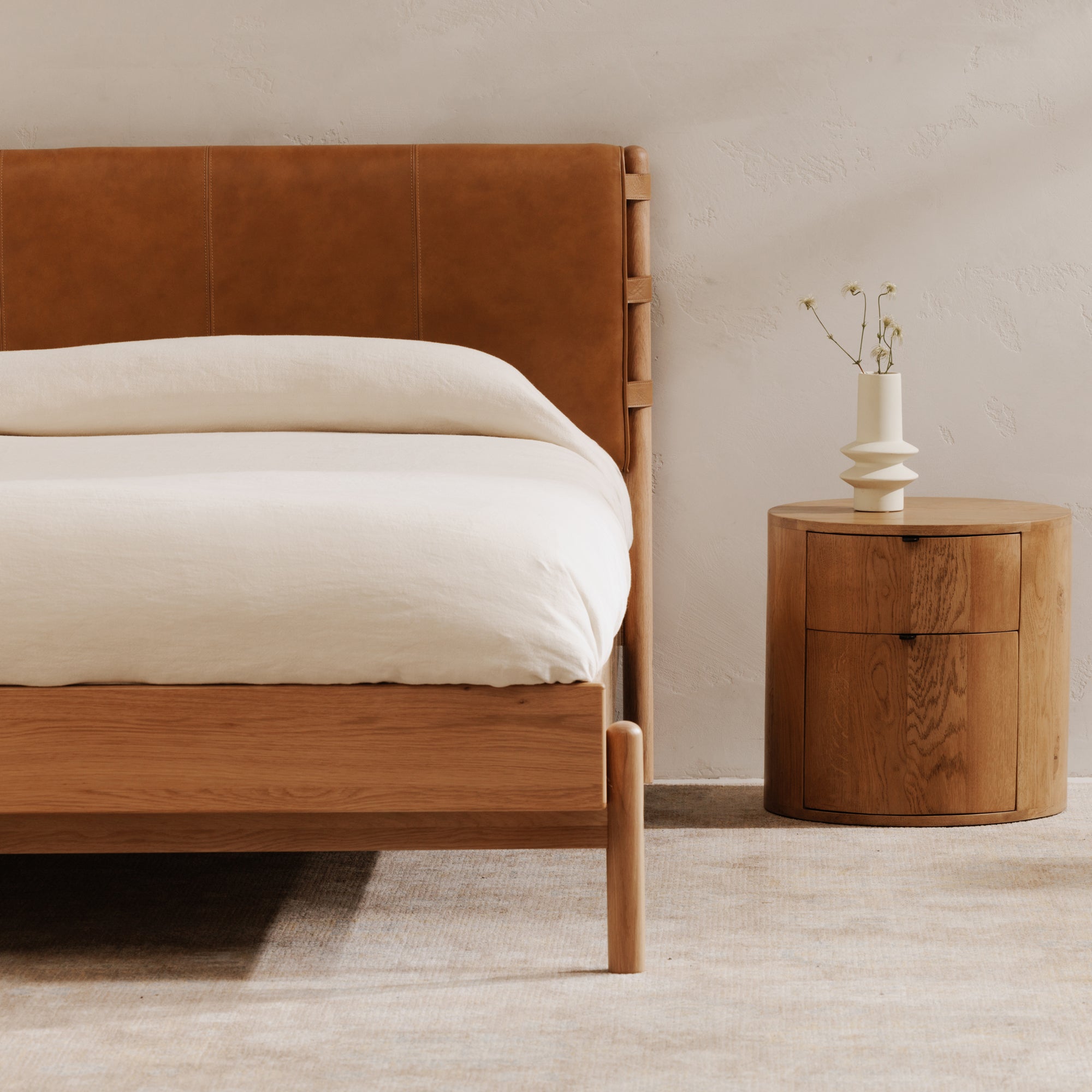 Moes Colby King Bed Brown YC-1046-24-0