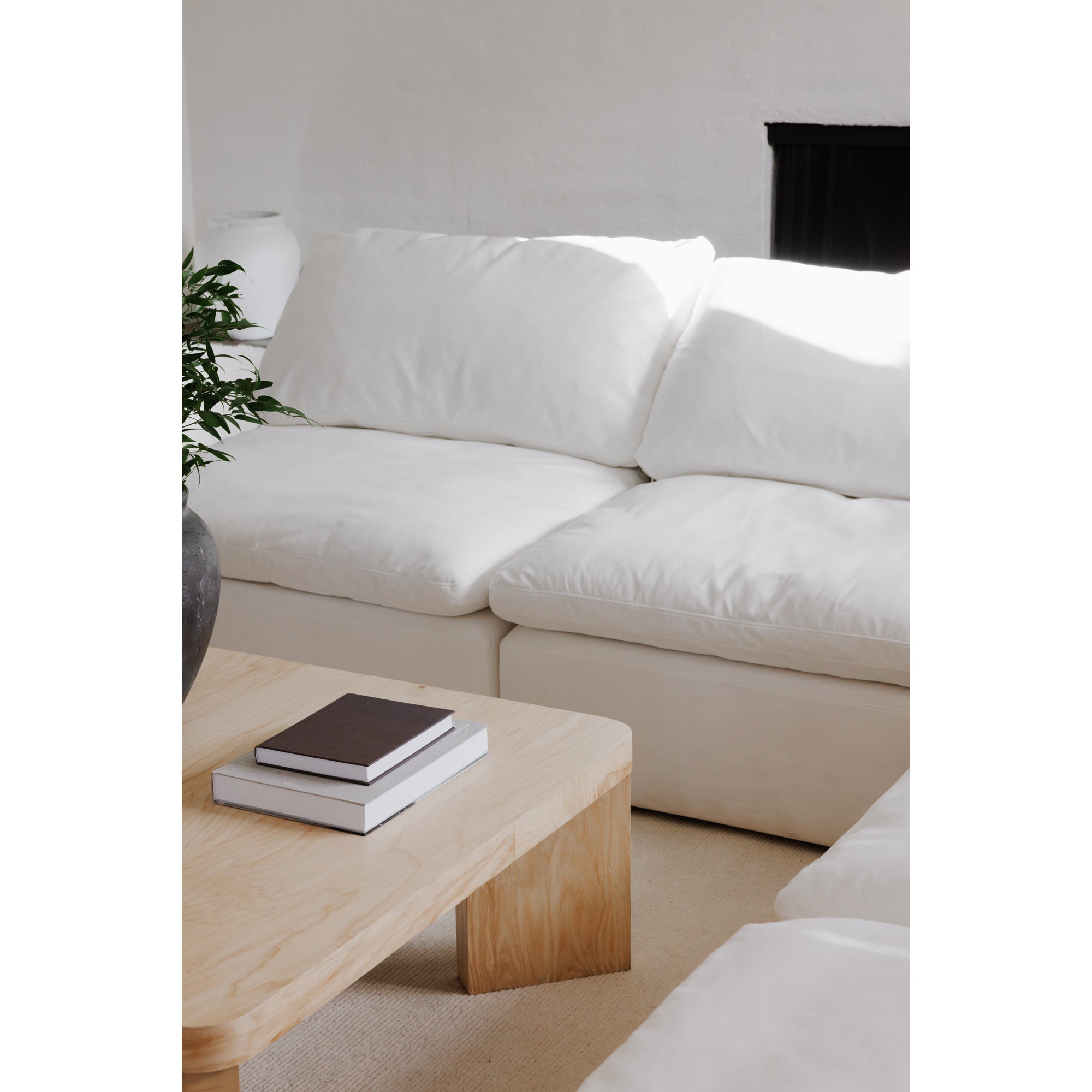 Moes Clay Corner Chair Cream White YJ-1000-05