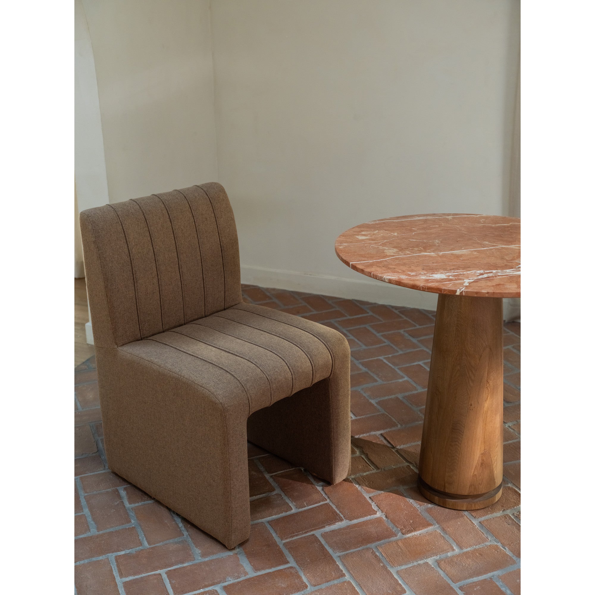 Moes Sally Dining Chair Light Brown YM-1025-21