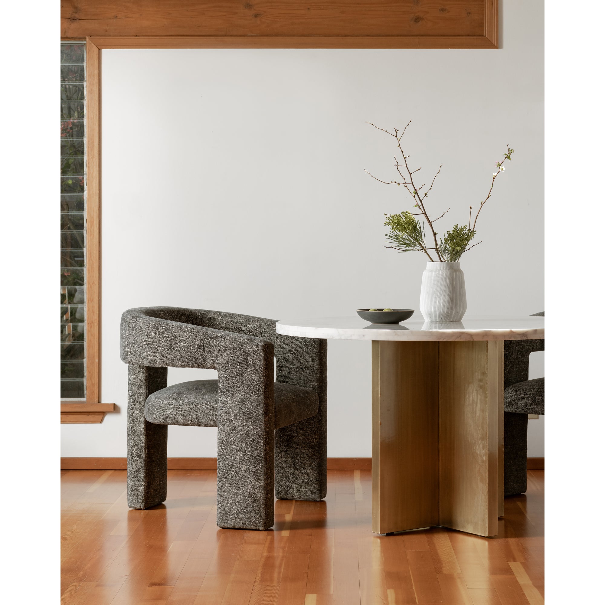 Moes Elo Chair Black ZT-1032-02