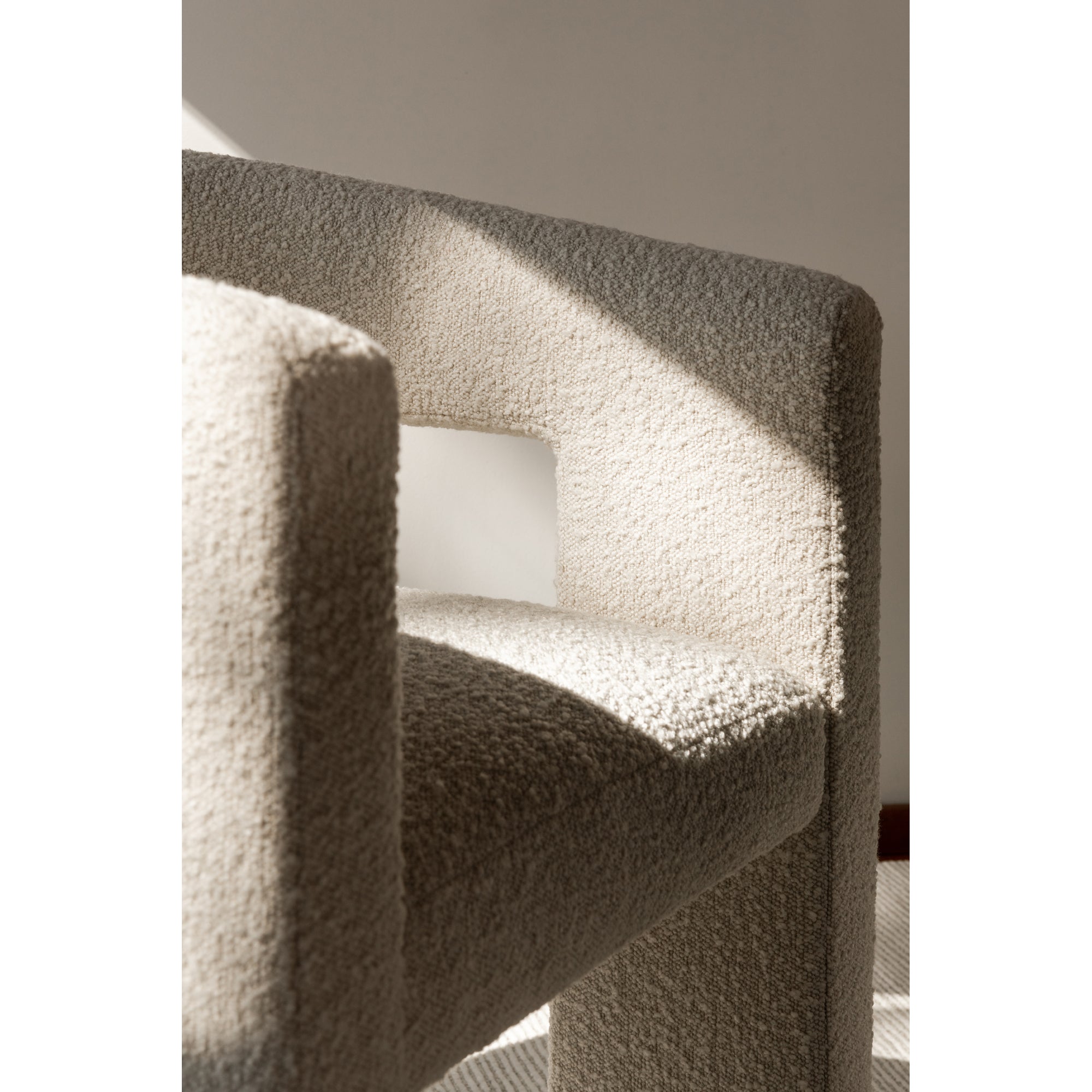 Moes Elo Chair White ZT-1032-18