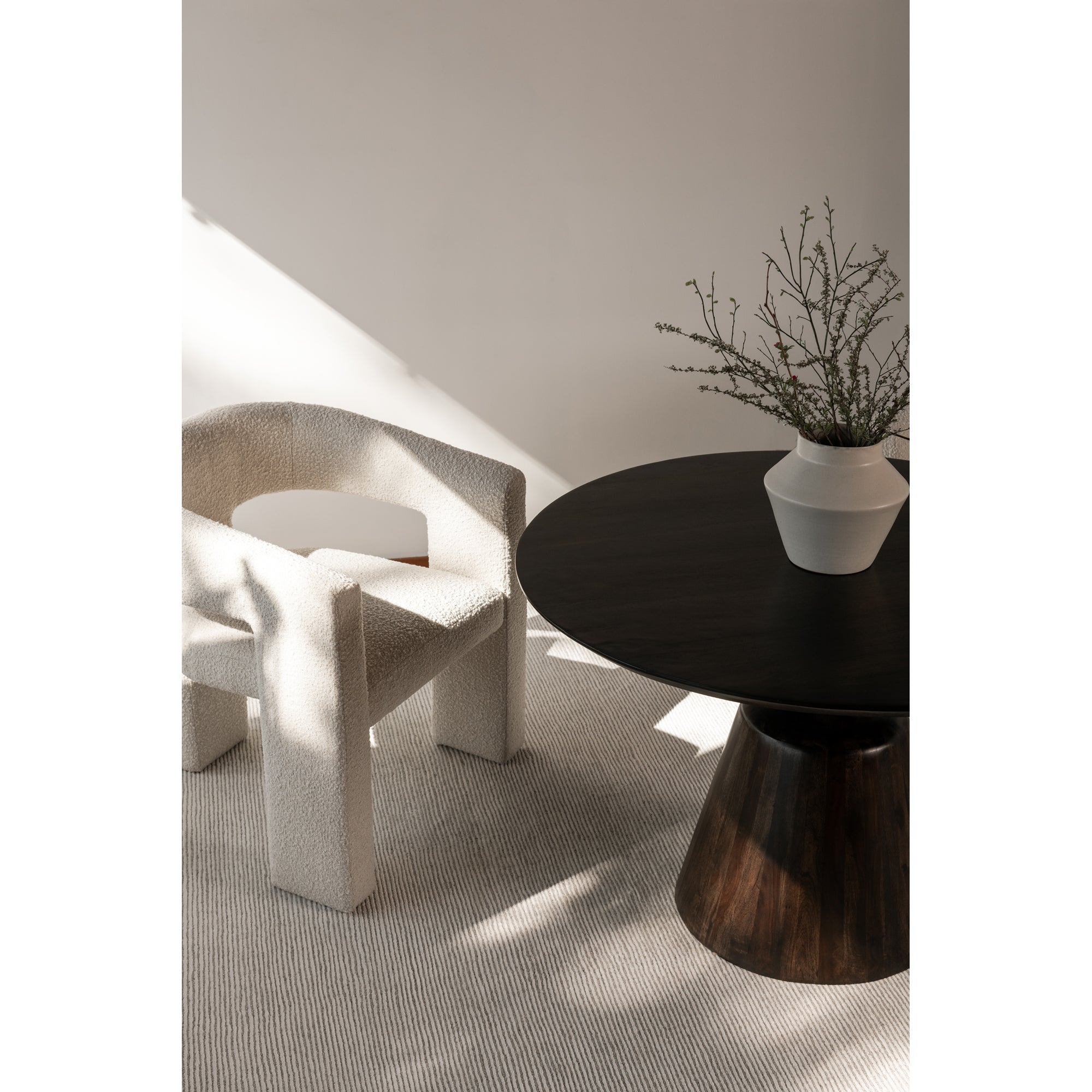 Moes Elo Chair White ZT-1032-18