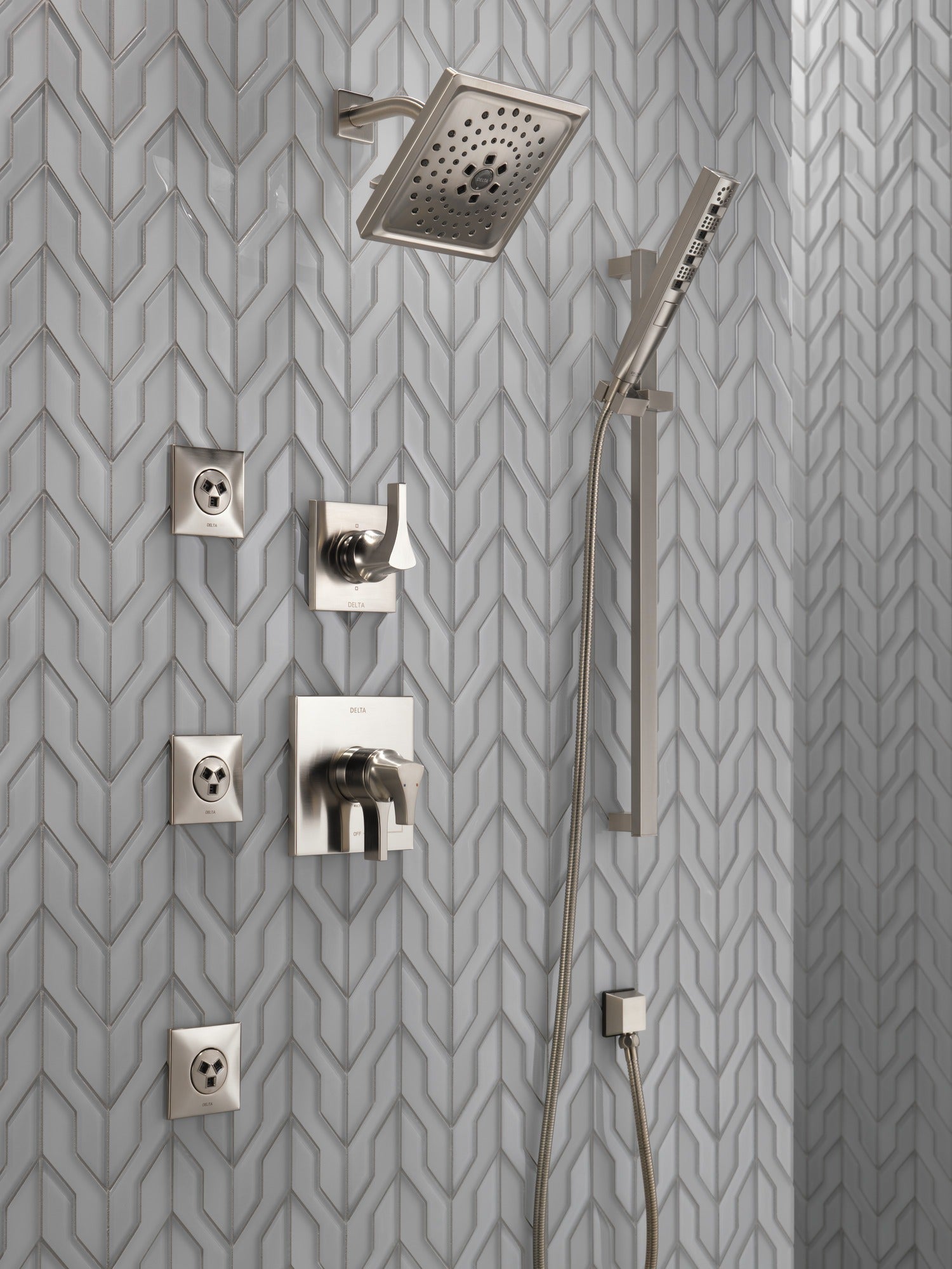 Delta Zura® Monitor® 17 Series H2OKinetic® Shower Trim