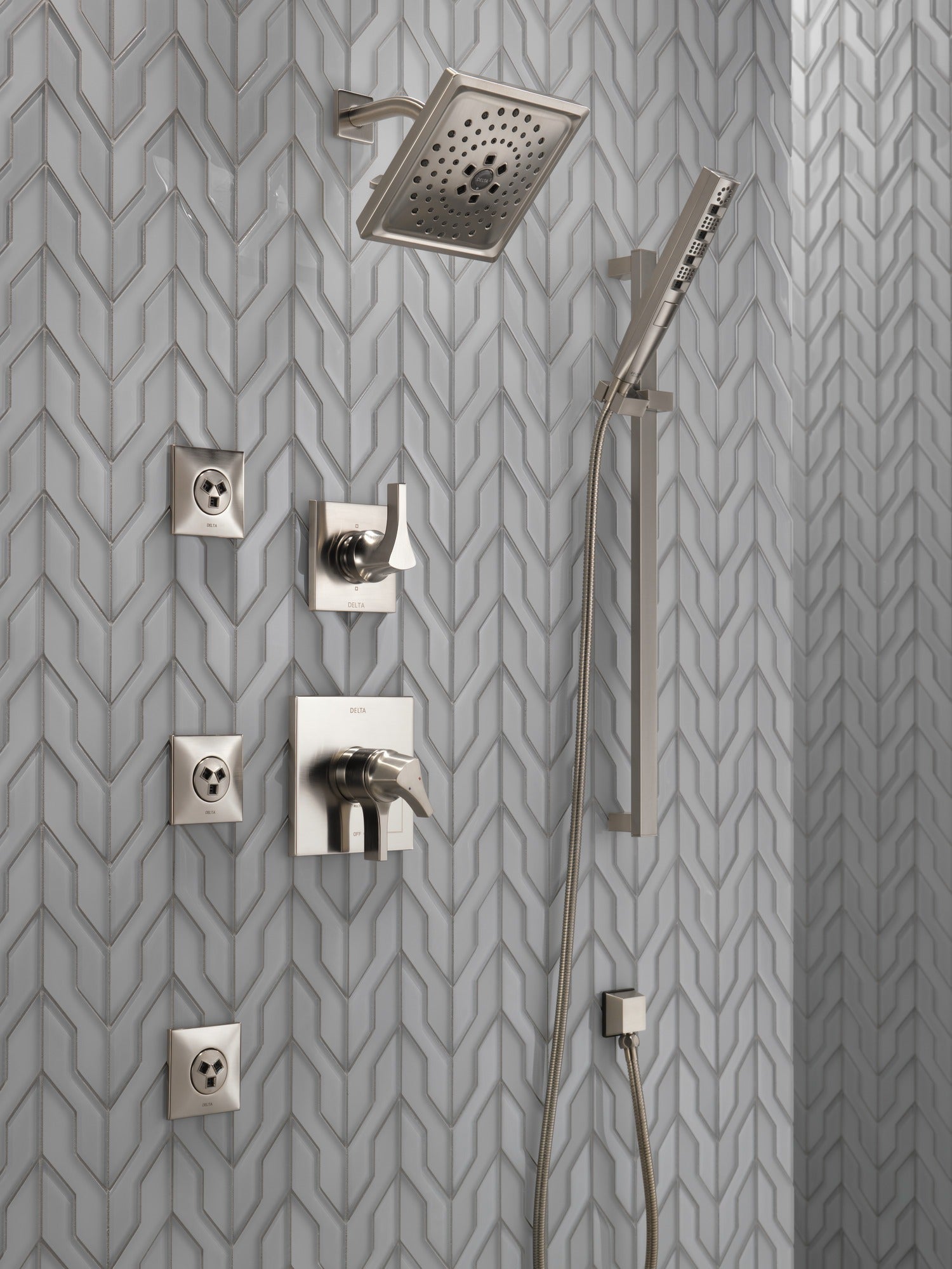 Delta Zura® Monitor® 17 Series H2OKinetic® Shower Trim