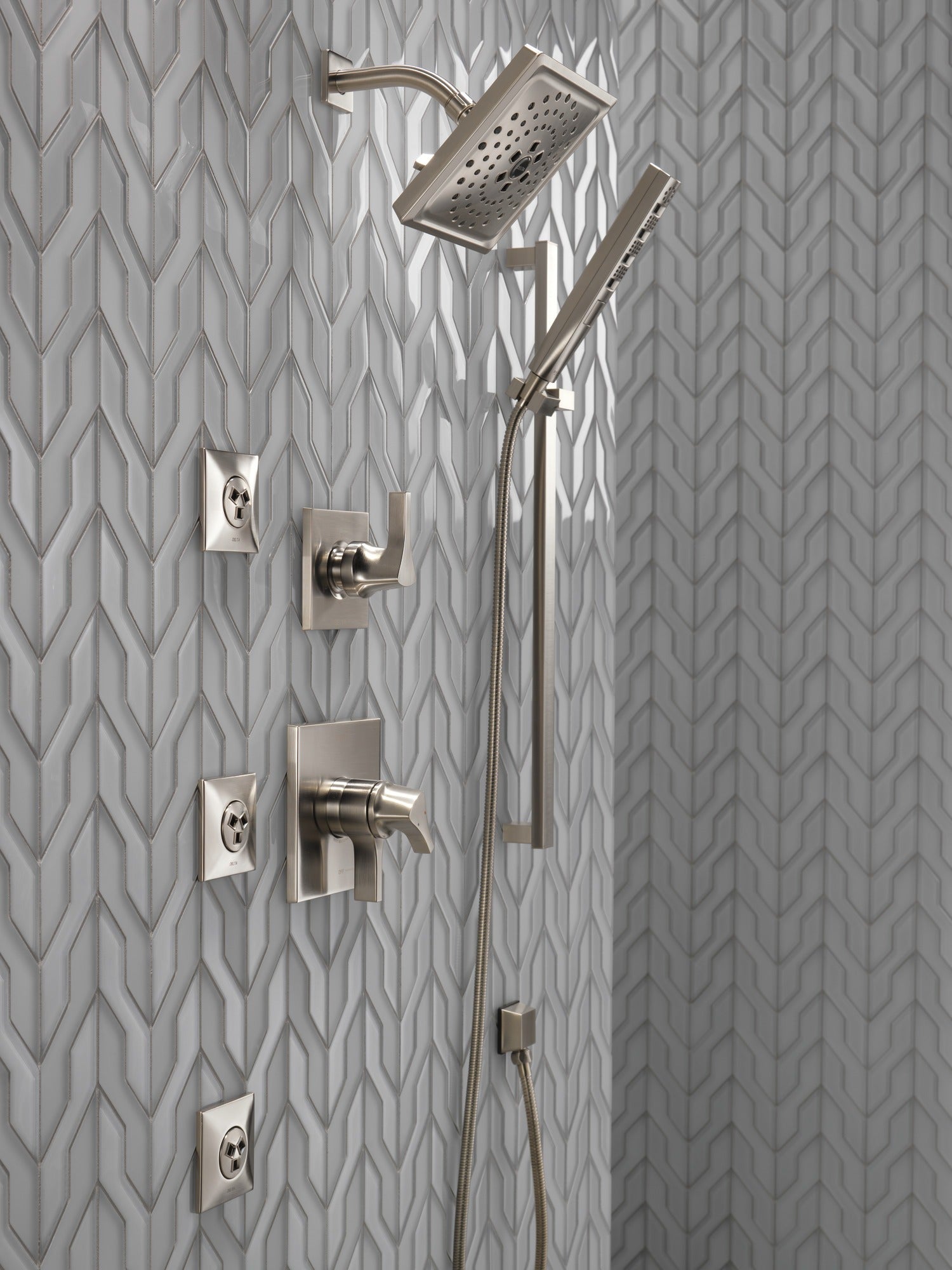 Delta Zura® Monitor® 17 Series H2OKinetic® Shower Trim