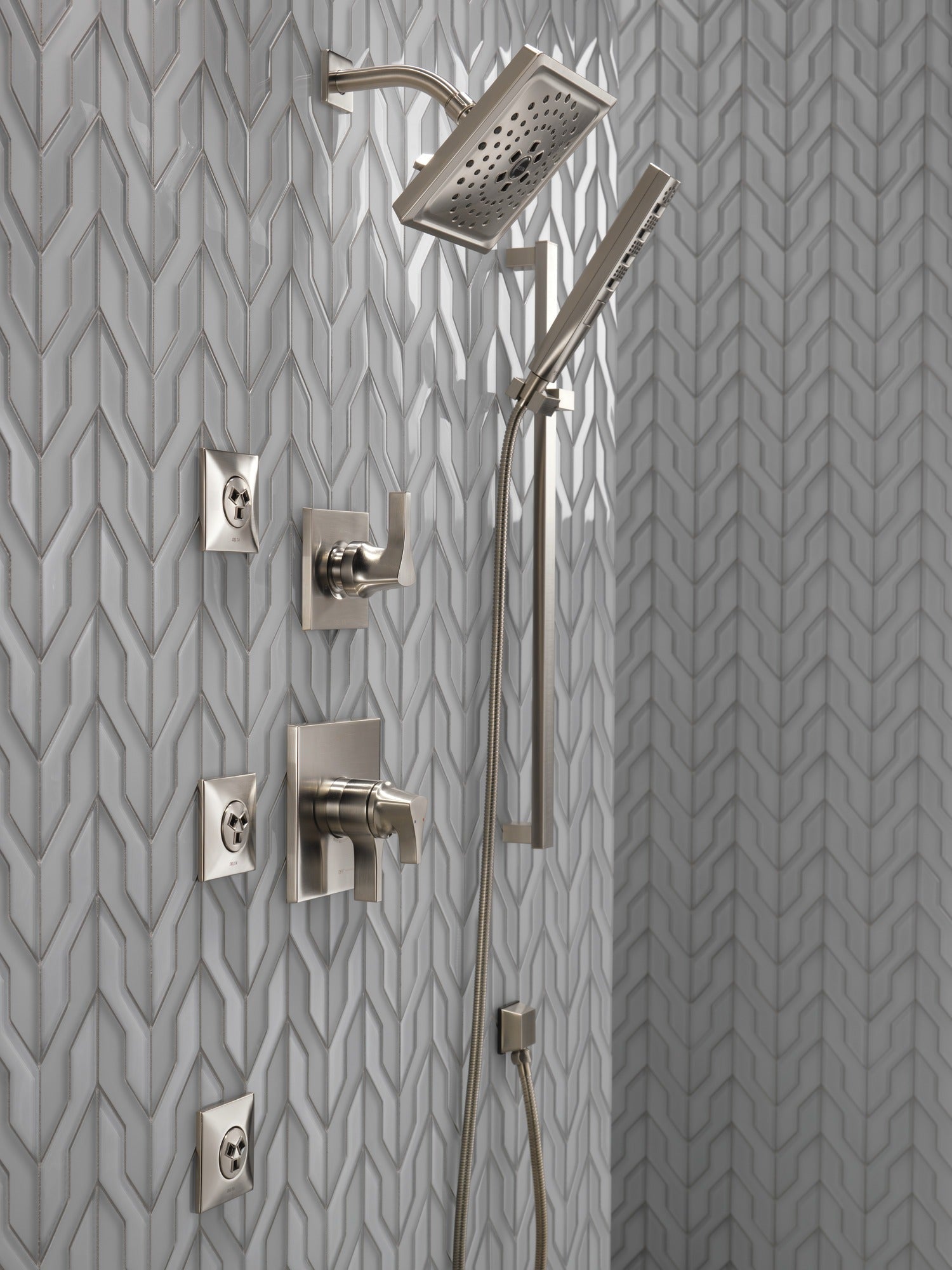 Delta Zura® Monitor® 17 Series H2OKinetic® Shower Trim