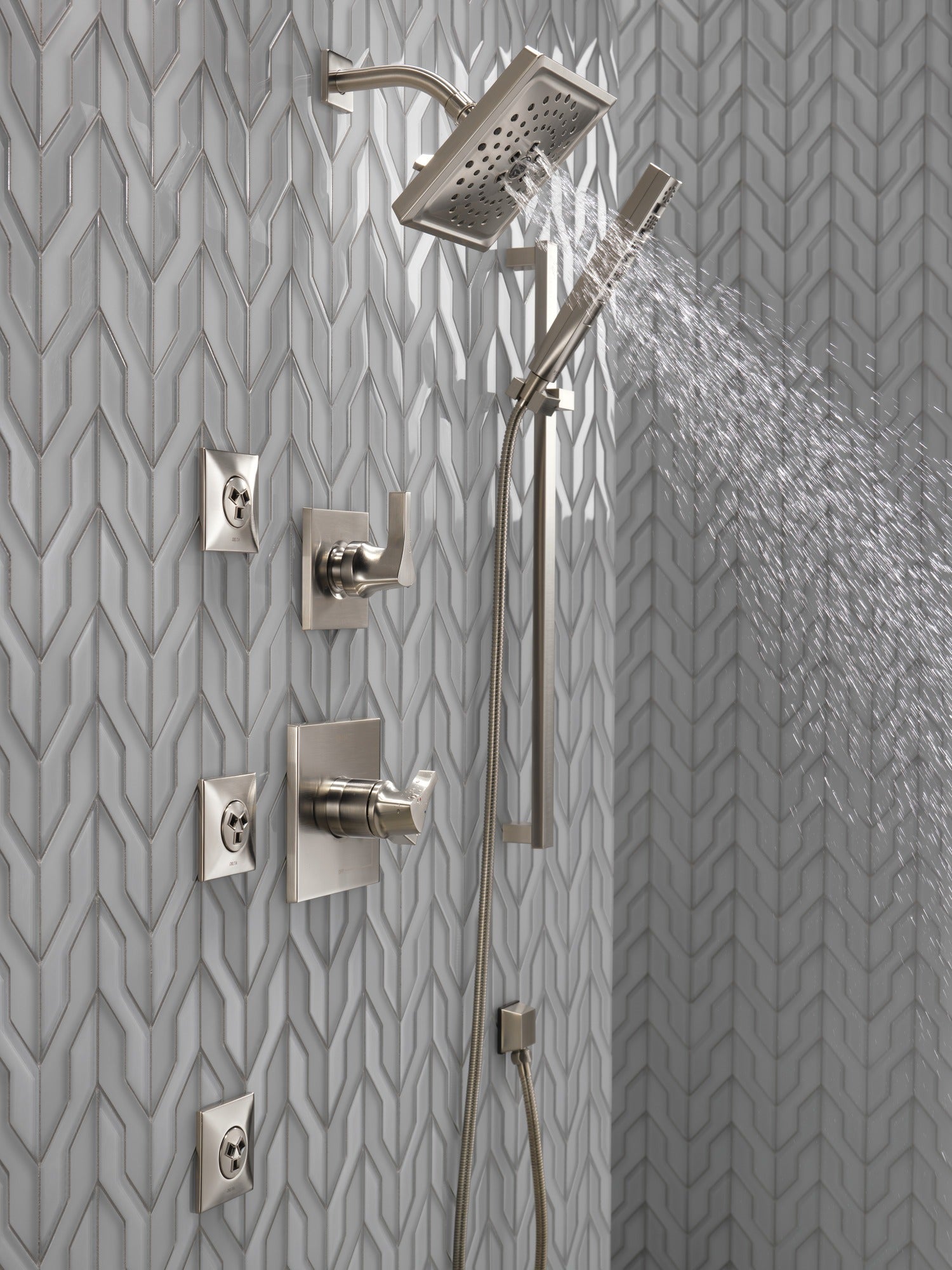 Delta Zura® Monitor® 17 Series H2OKinetic® Shower Trim