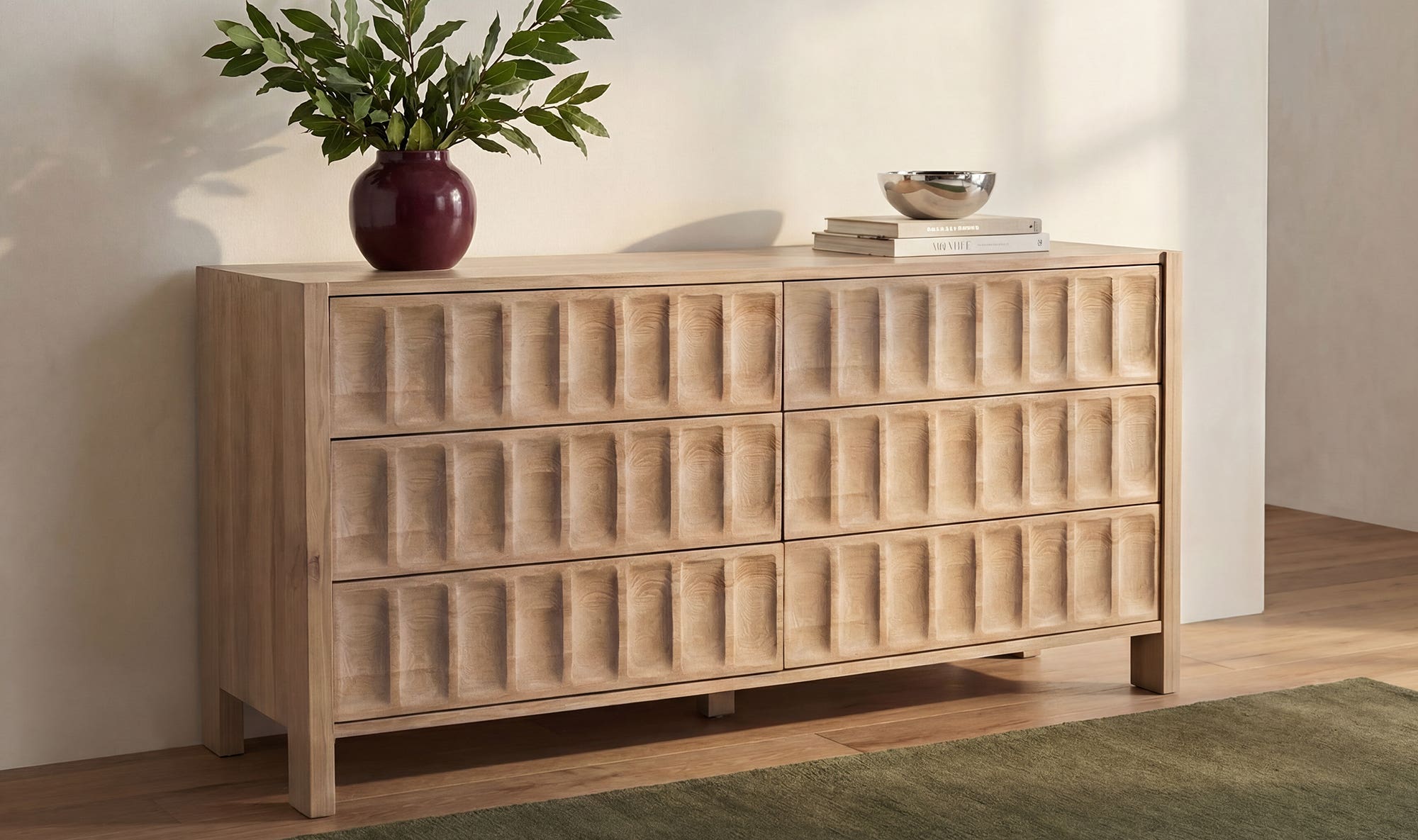 Moes Roland Dresser BB-1054