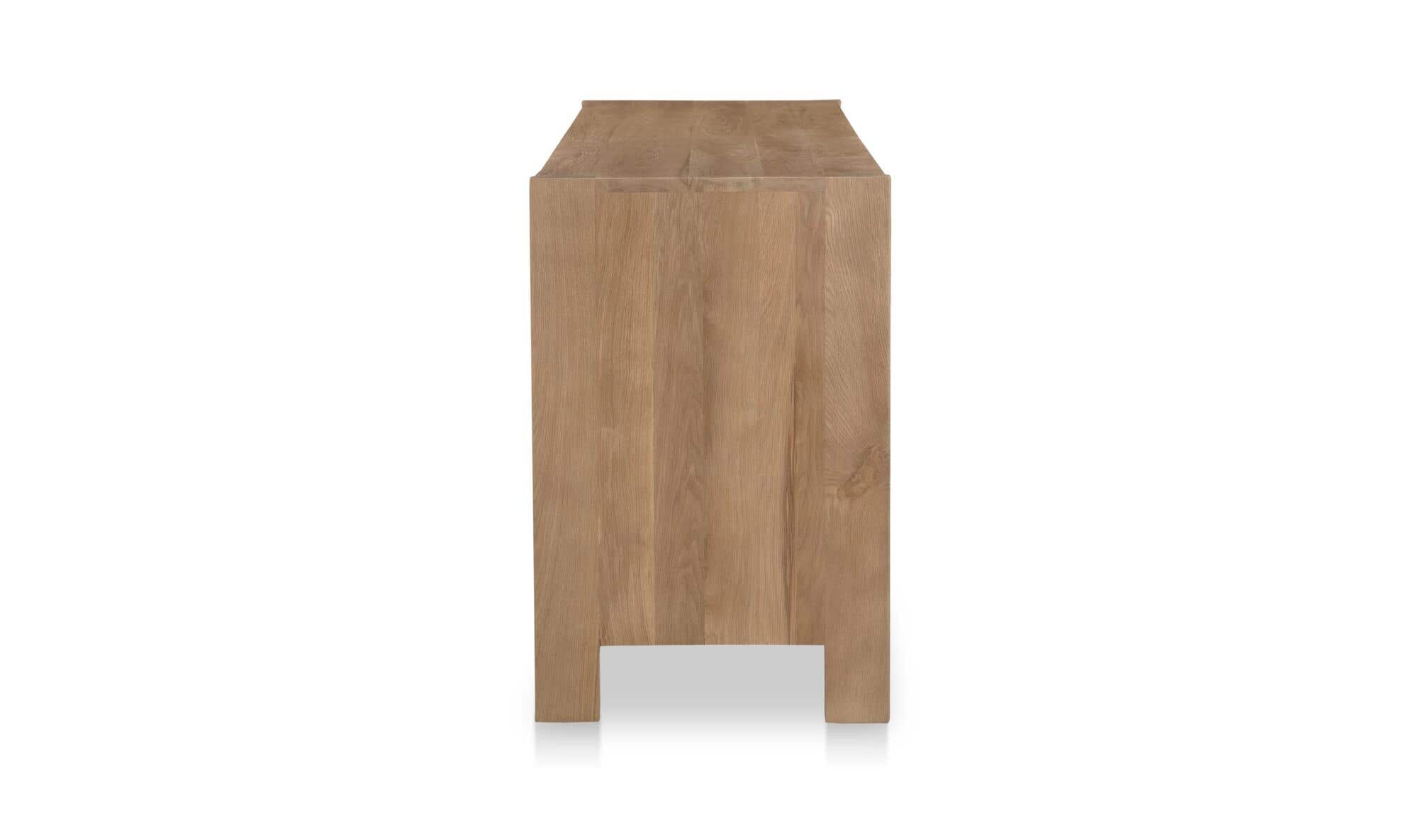 Moes Roland Dresser BB-1054