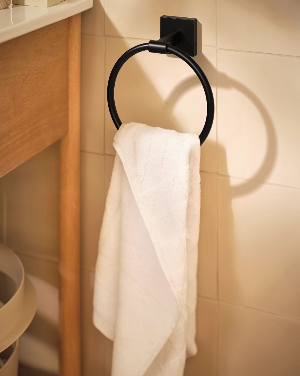 Triva towel ring