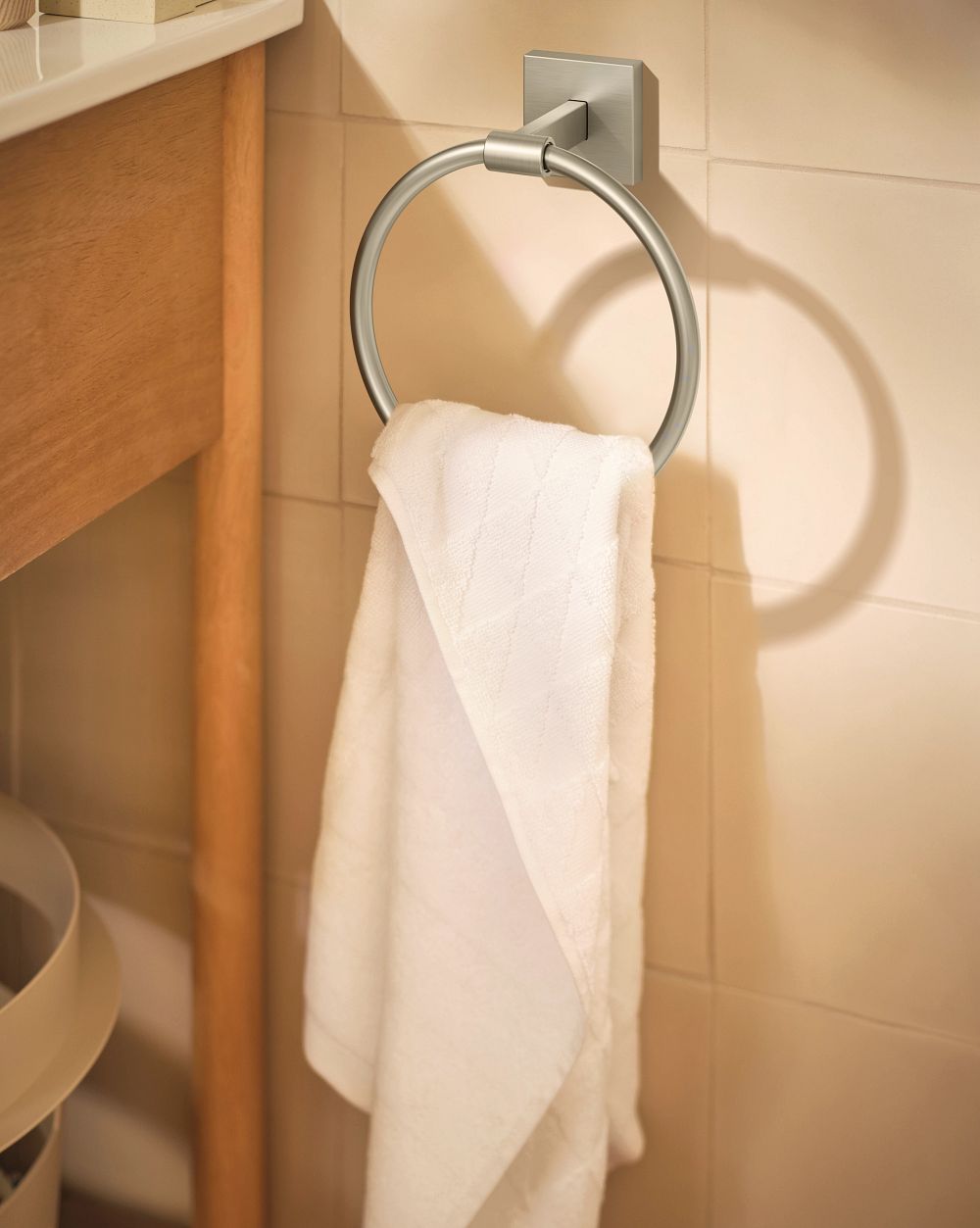 Triva towel ring