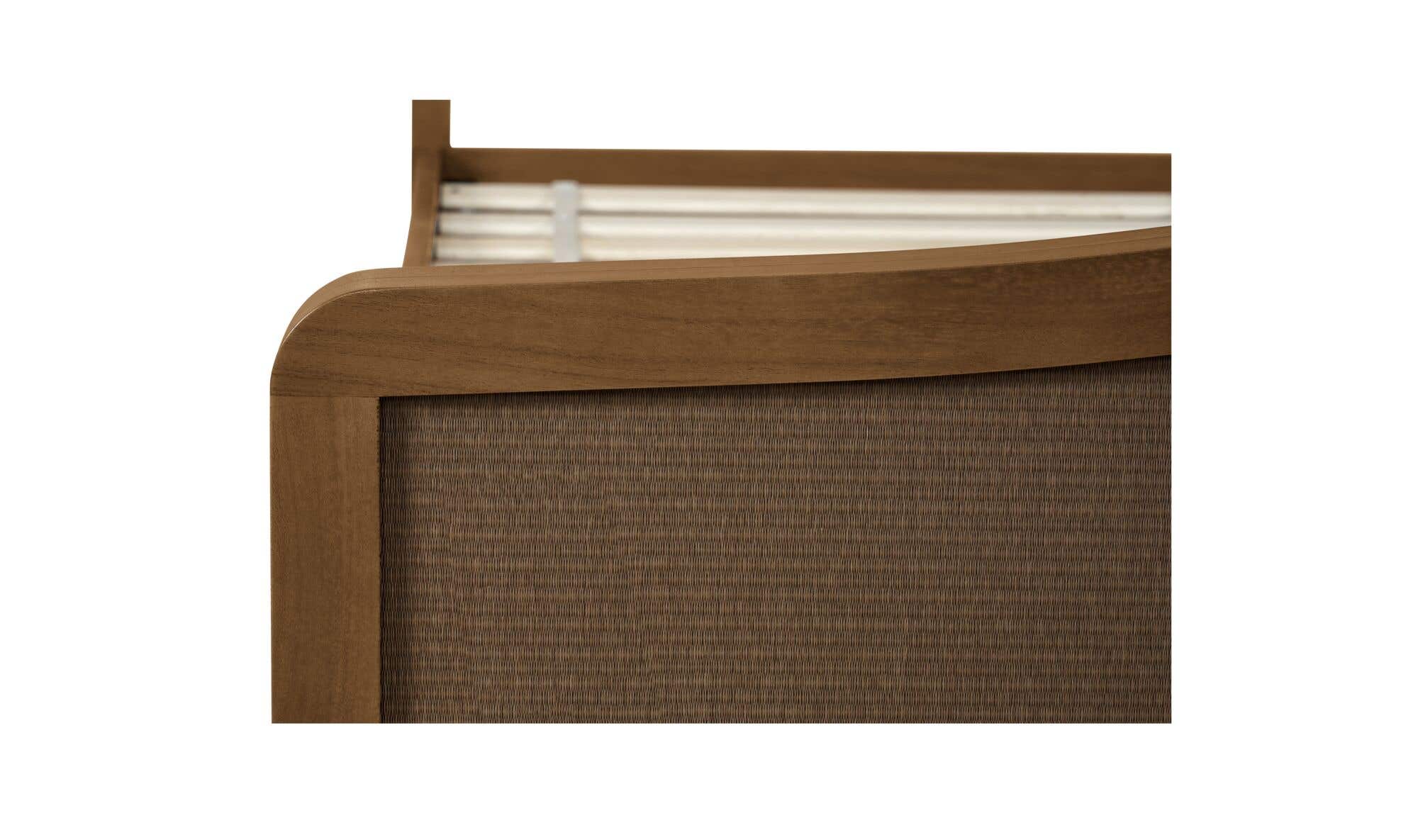 Moes Eve Queen Bed Brown BZ-1172