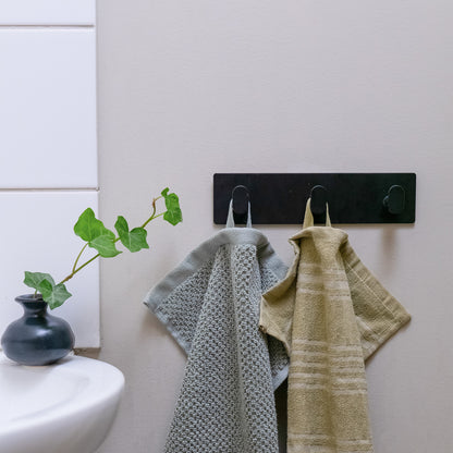 CUBE Triple Hook, Self-adhesive. 192 x 48 mm.