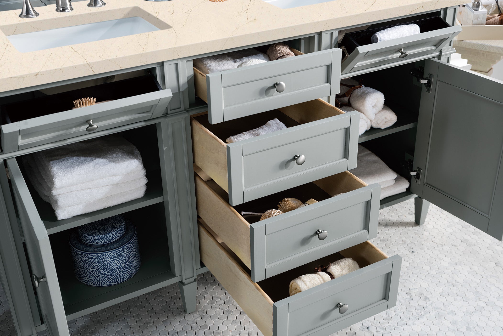 James Martin Brittany 60" Double Vanity in Urban Gray with 3cm Countertop