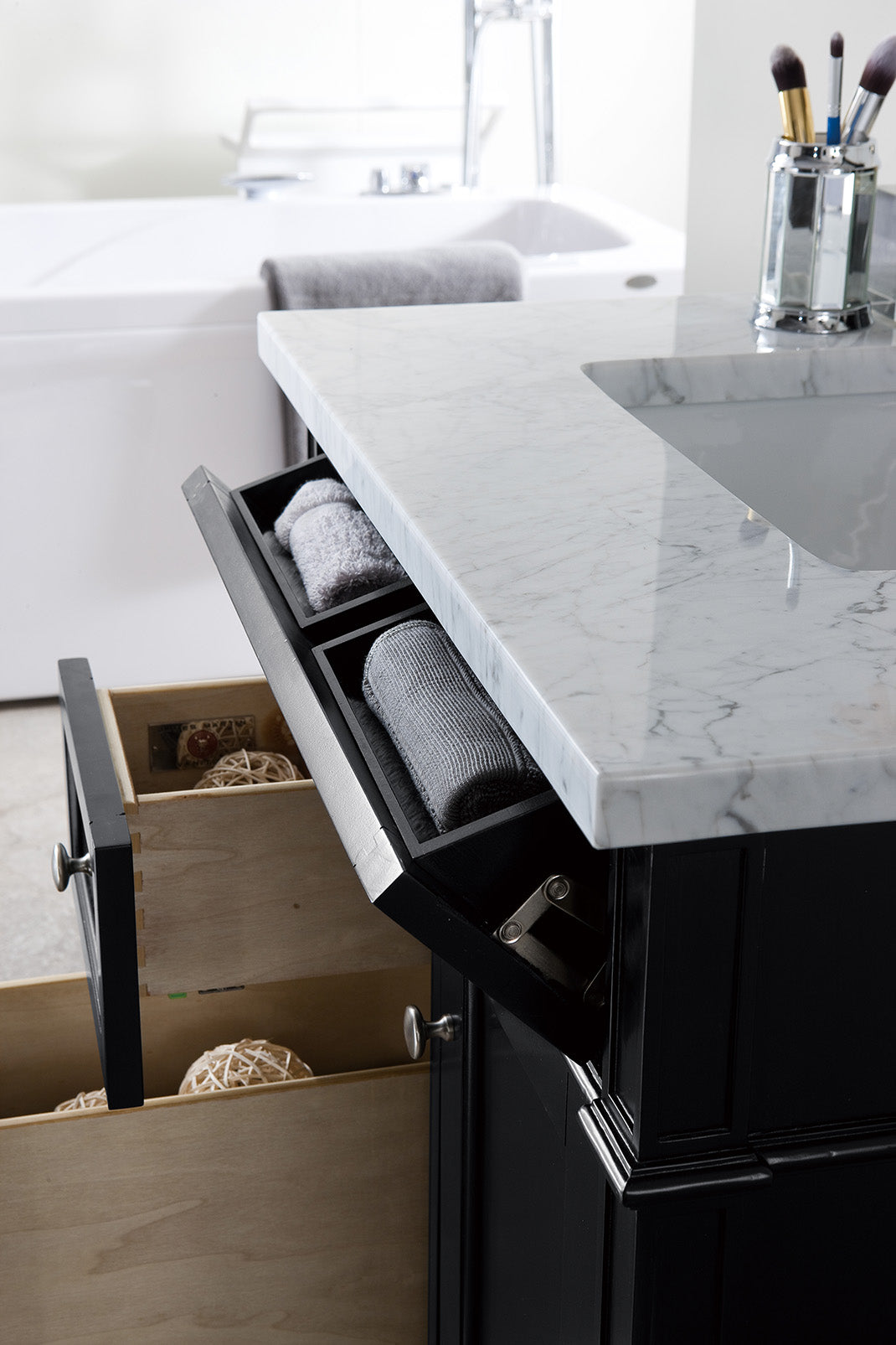 James Martin Brittany 30" Single Vanity in Black Onyx with 3cm Countertop