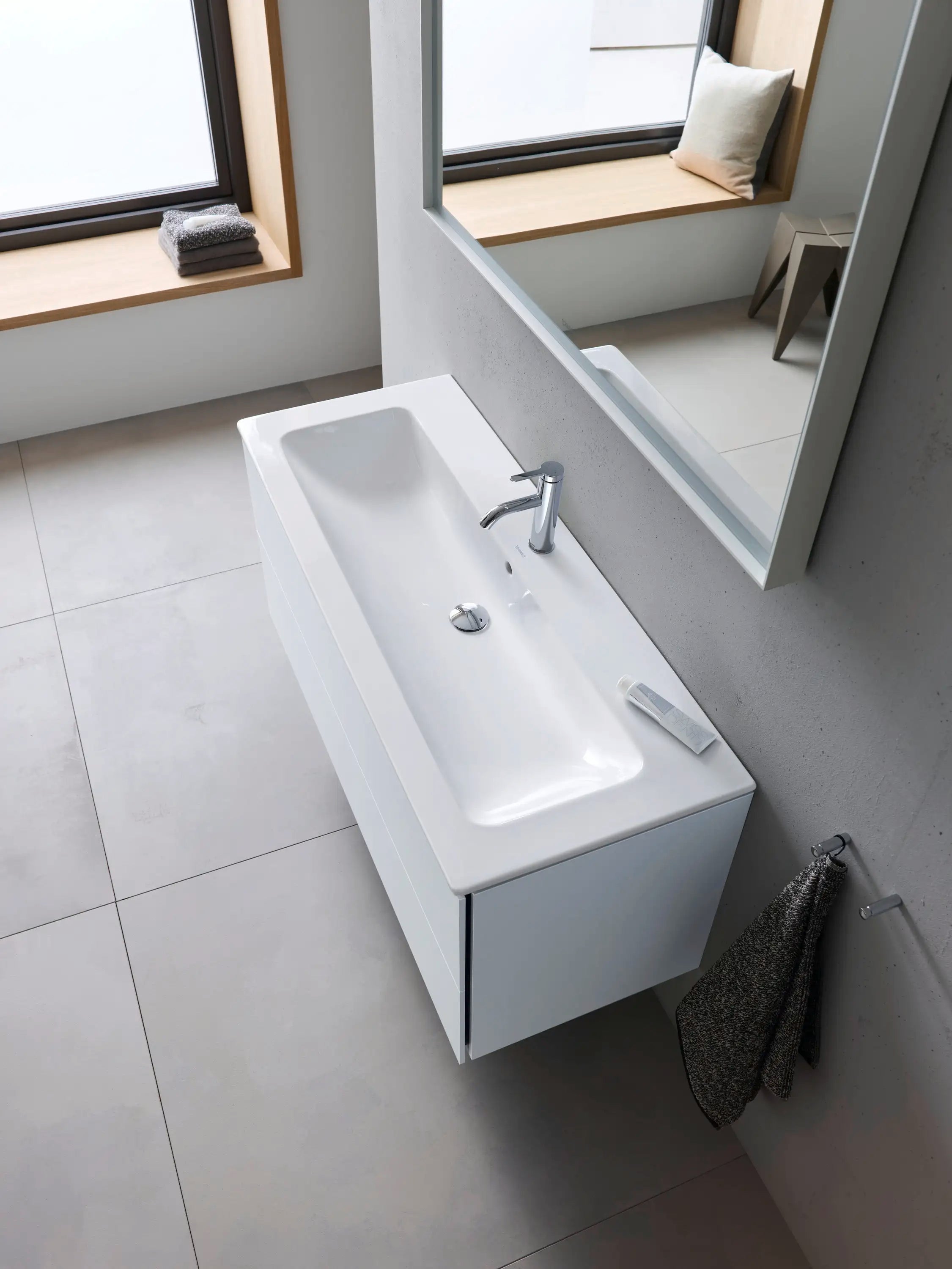 Duravit ME by Starck 48 3/8'' Rectangular Wall Mounted Sink with Single Faucet Hole and with Overflow