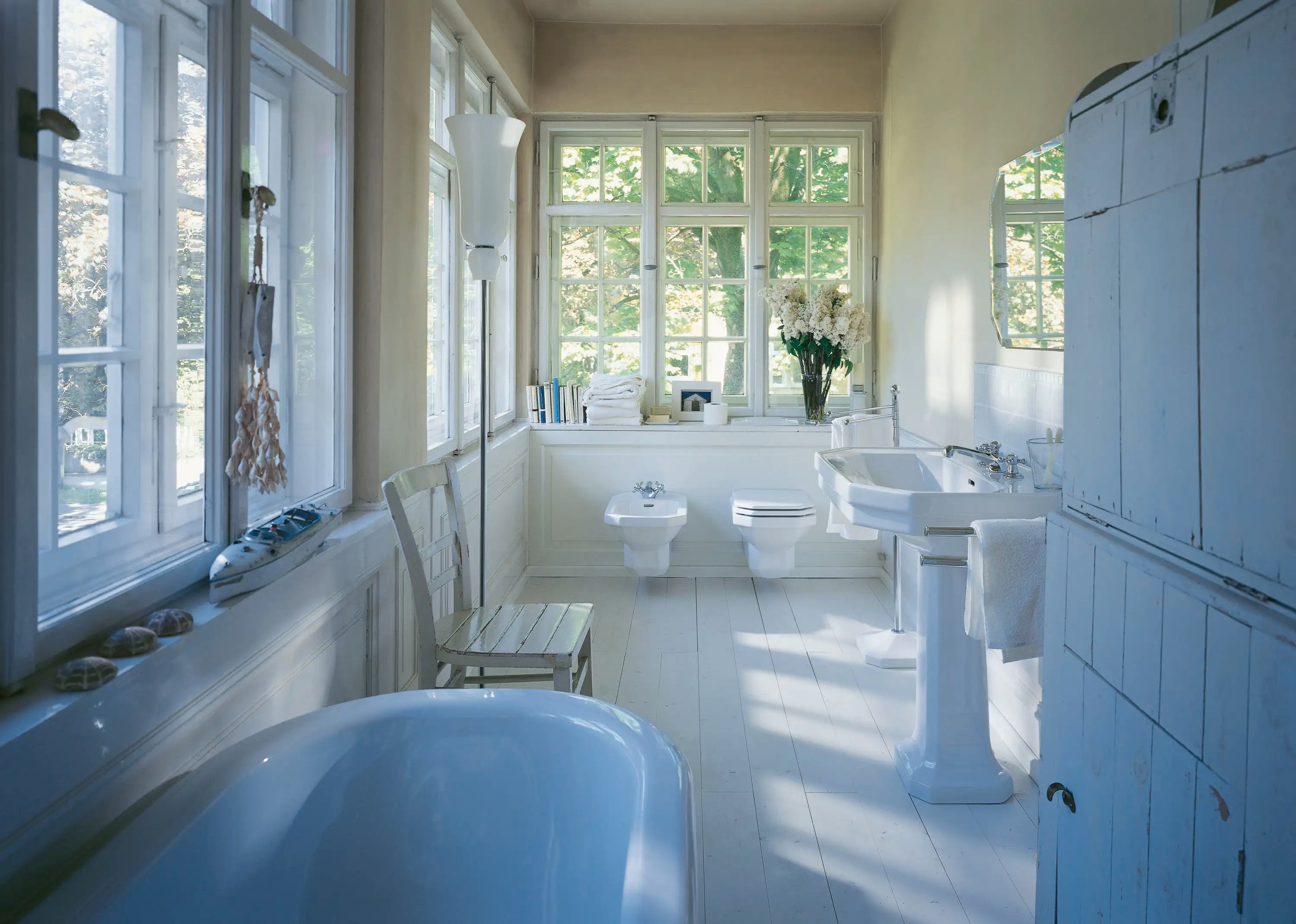 Duravit 1930 series 27 1/2'' Octagonal Wall Mounted Sink in White with Single Faucet Hole and with Overflow