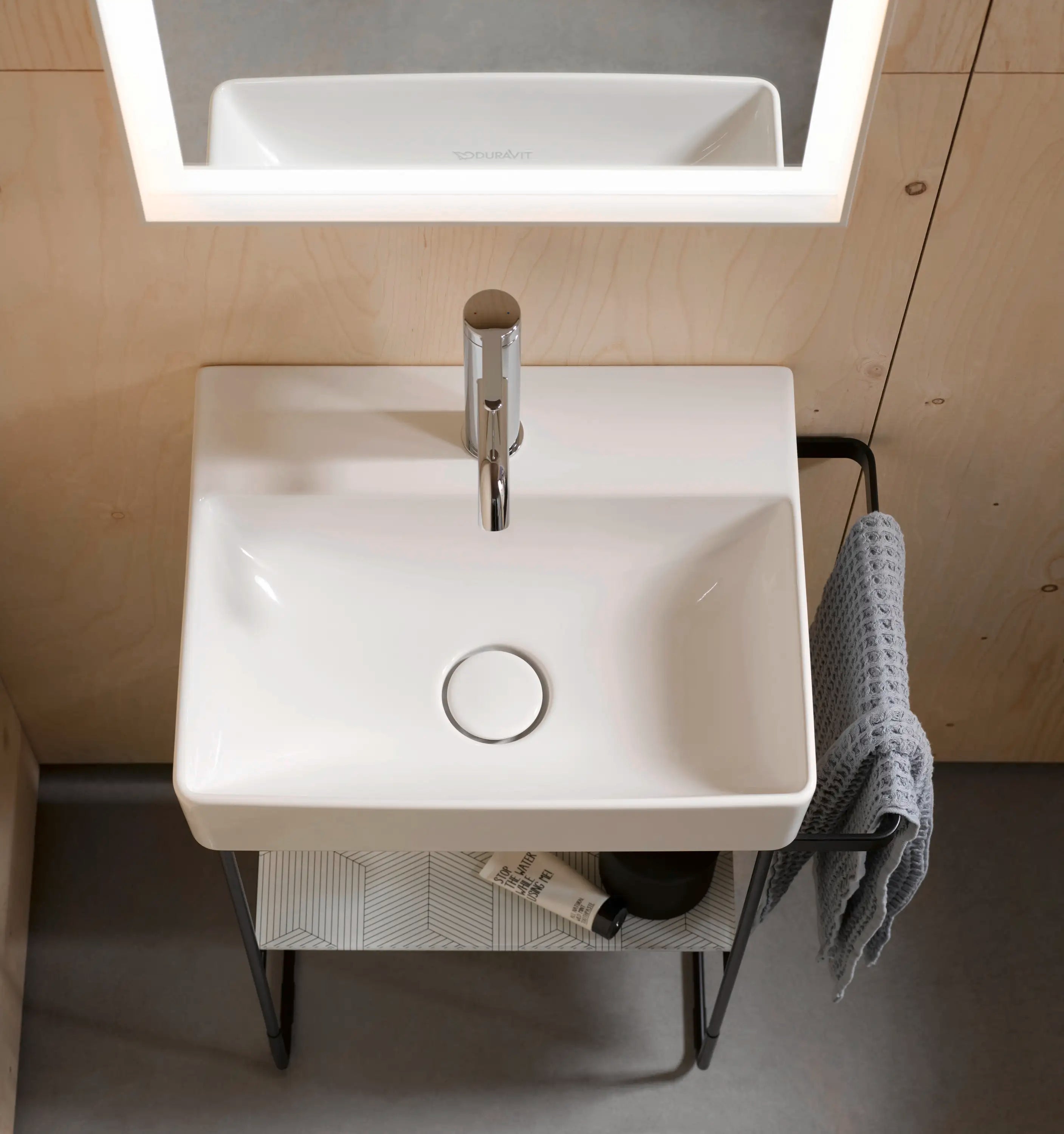 Duravit DuraSquare 17 3/4'' Rectangular Wall Mounted Sink in White with Single Faucet Hole and