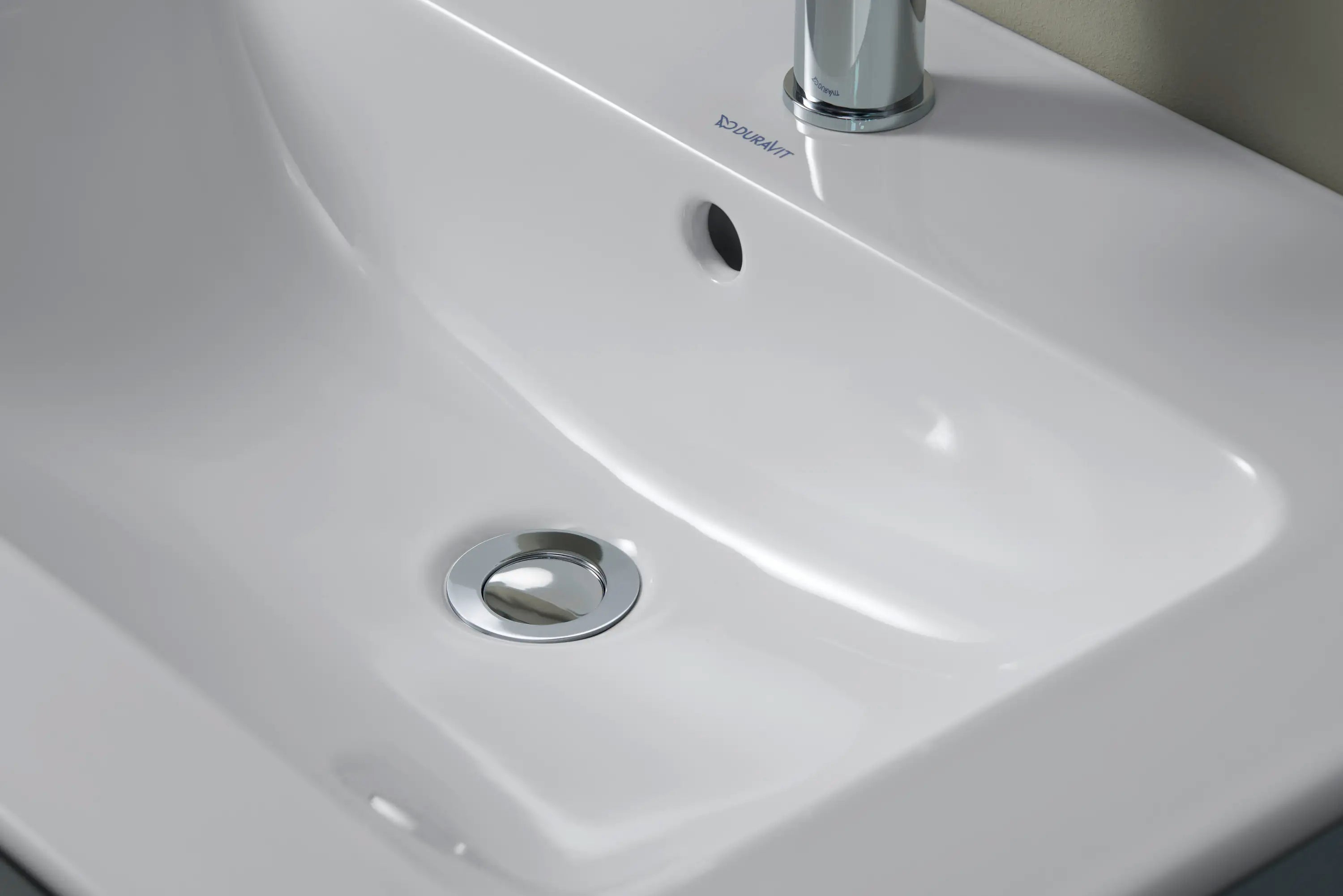 Duravit ME by Starck 20 7/8'' Rectangular Wall Mounted Sink in Satin Matte White with Single Faucet Hole and with Overflow
