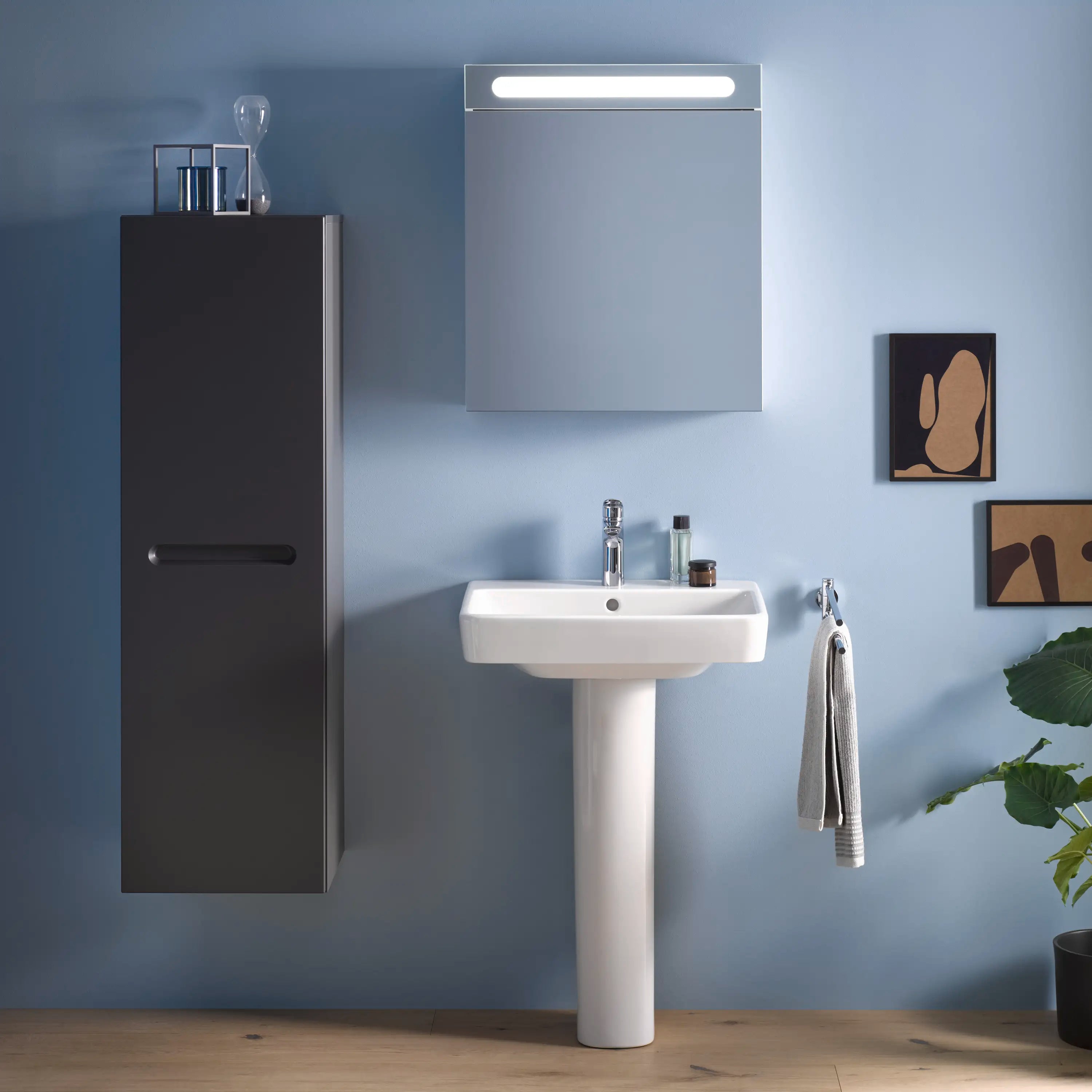 Duravit No.1 25 5/8'' Rectangular Wall Mounted Sink in White with Single Faucet Hole and with Overflow