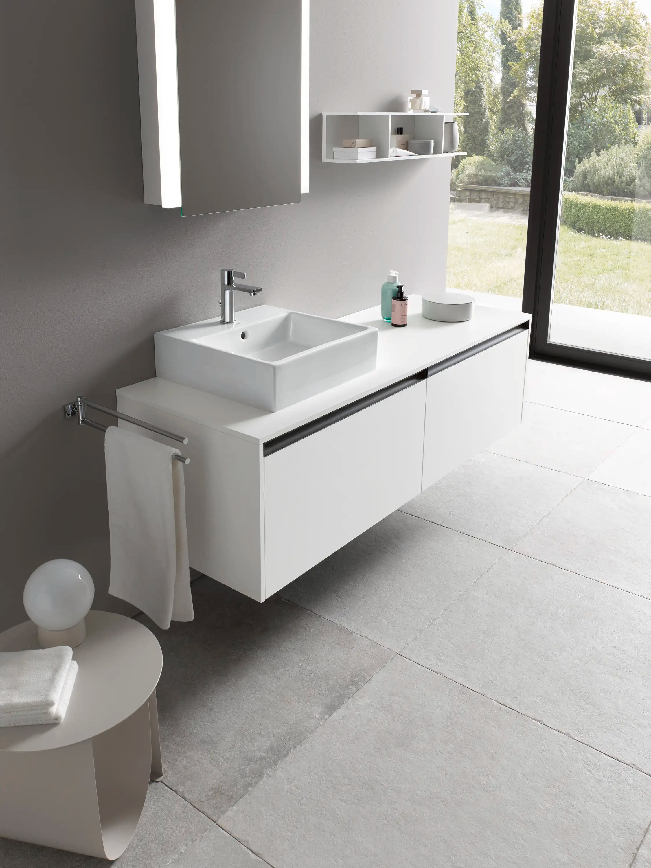 Duravit Vero 19 5/8'' Rectangular Vessel Sink in White with Single Faucet Hole and with Overflow