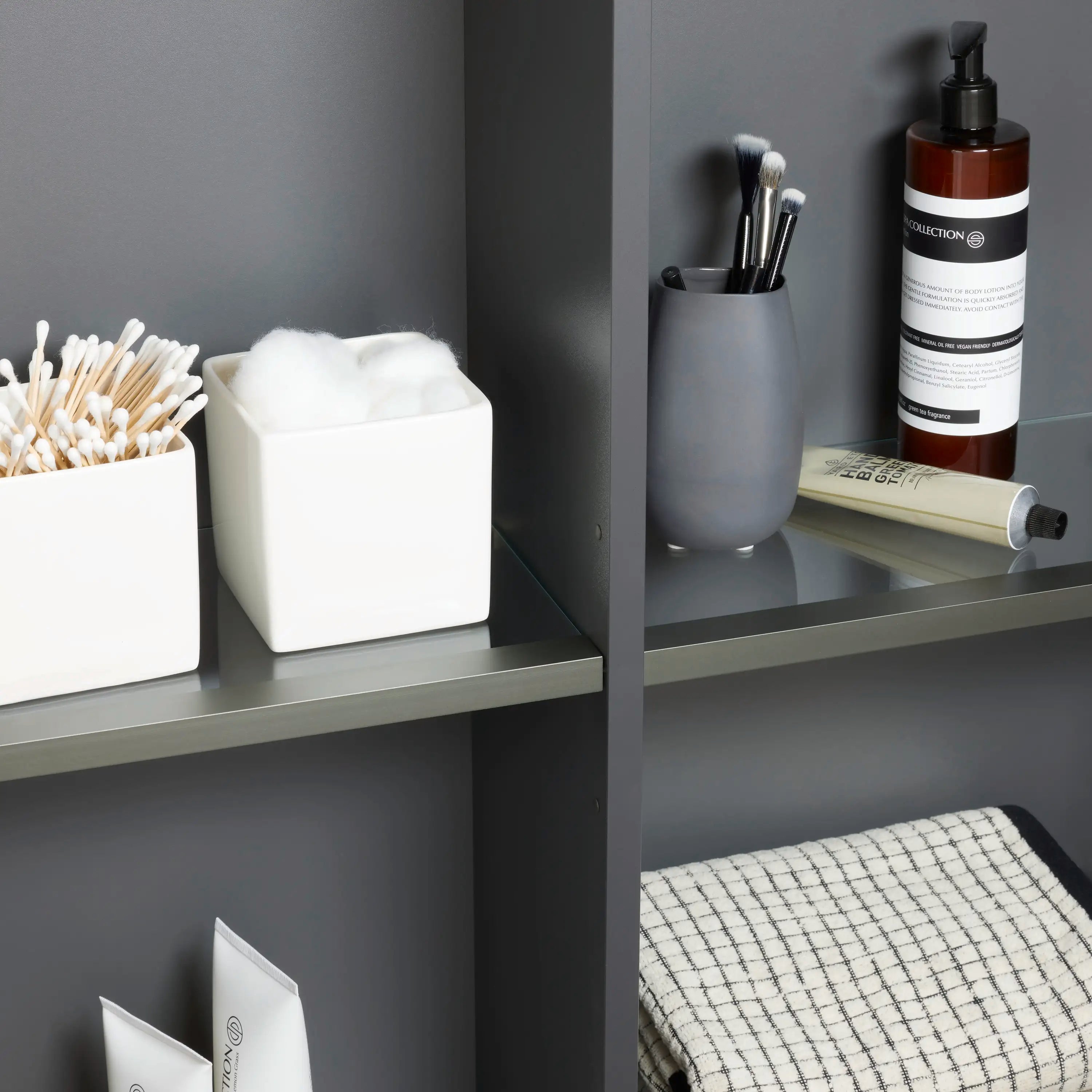 Duravit L-Cube 27 1/2'' x 31 1/2'' Wall Mount Linen Cabinet