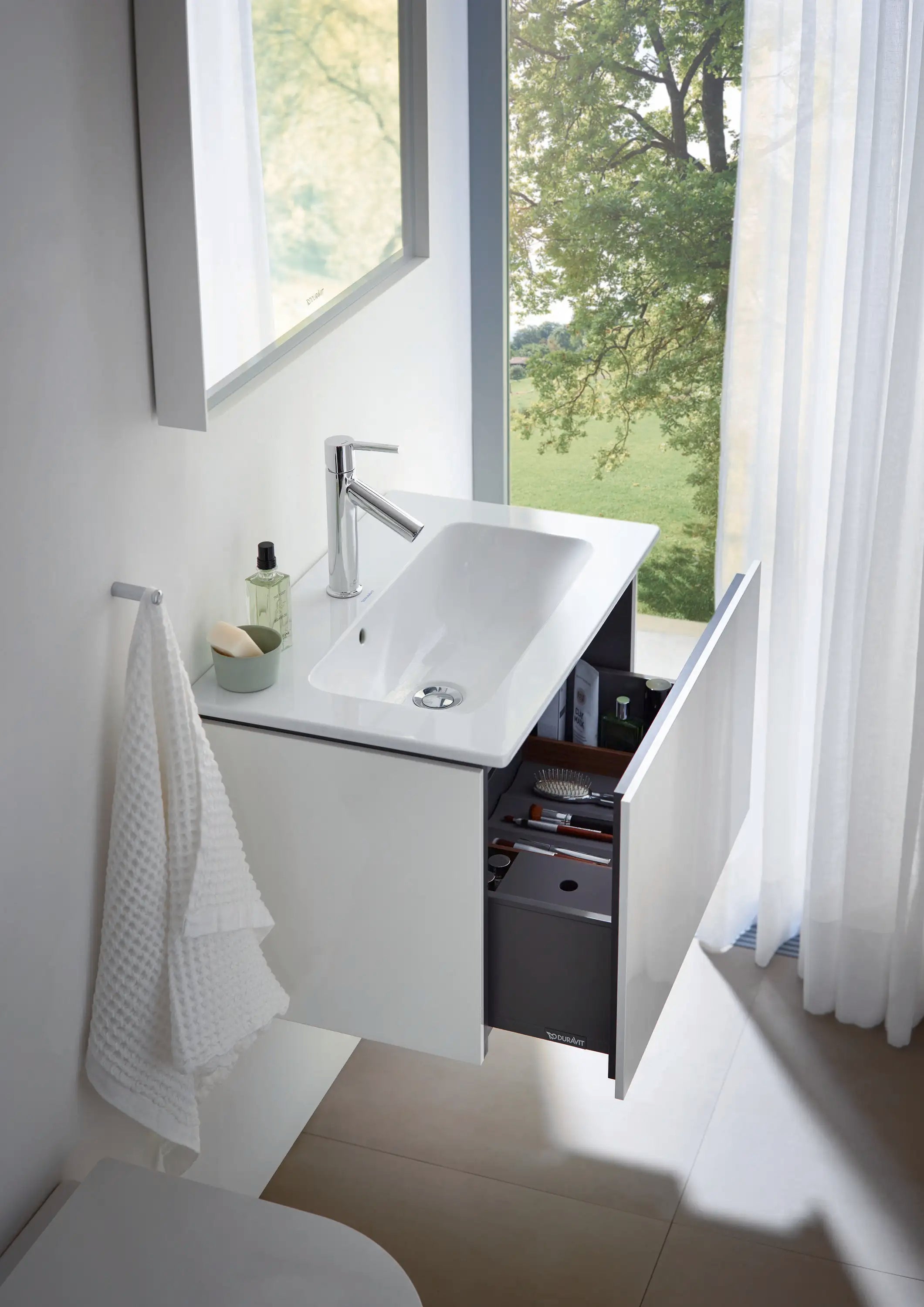 Duravit ME by Starck 24 3/4'' Rectangular Wall Mounted Sink in White with Single Faucet Hole and with Overflow