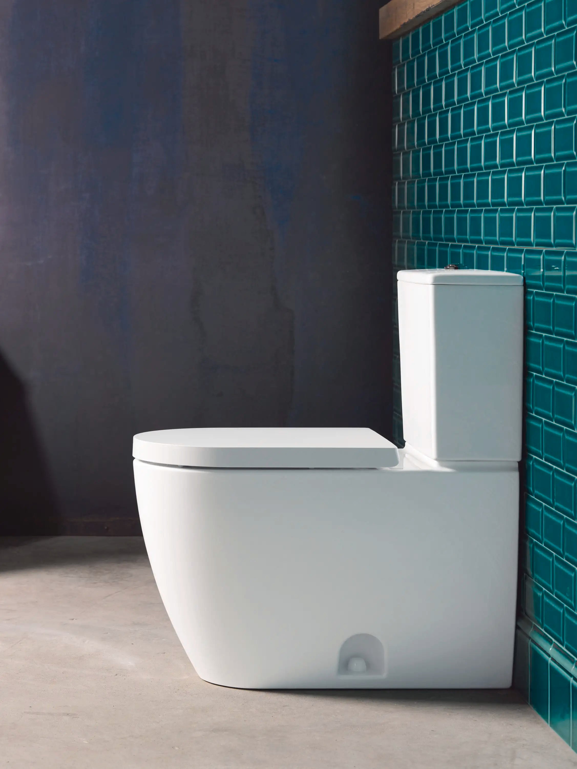 Duravit ME by Starck 1.32/0.92 GPF Dual Flush Toilet Tank in White with Top Push Button Flush
