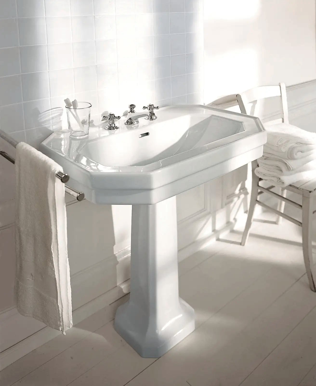 Duravit 1930 series 27 1/2'' Octagonal Wall Mounted Sink in White with Single Faucet Hole and with Overflow