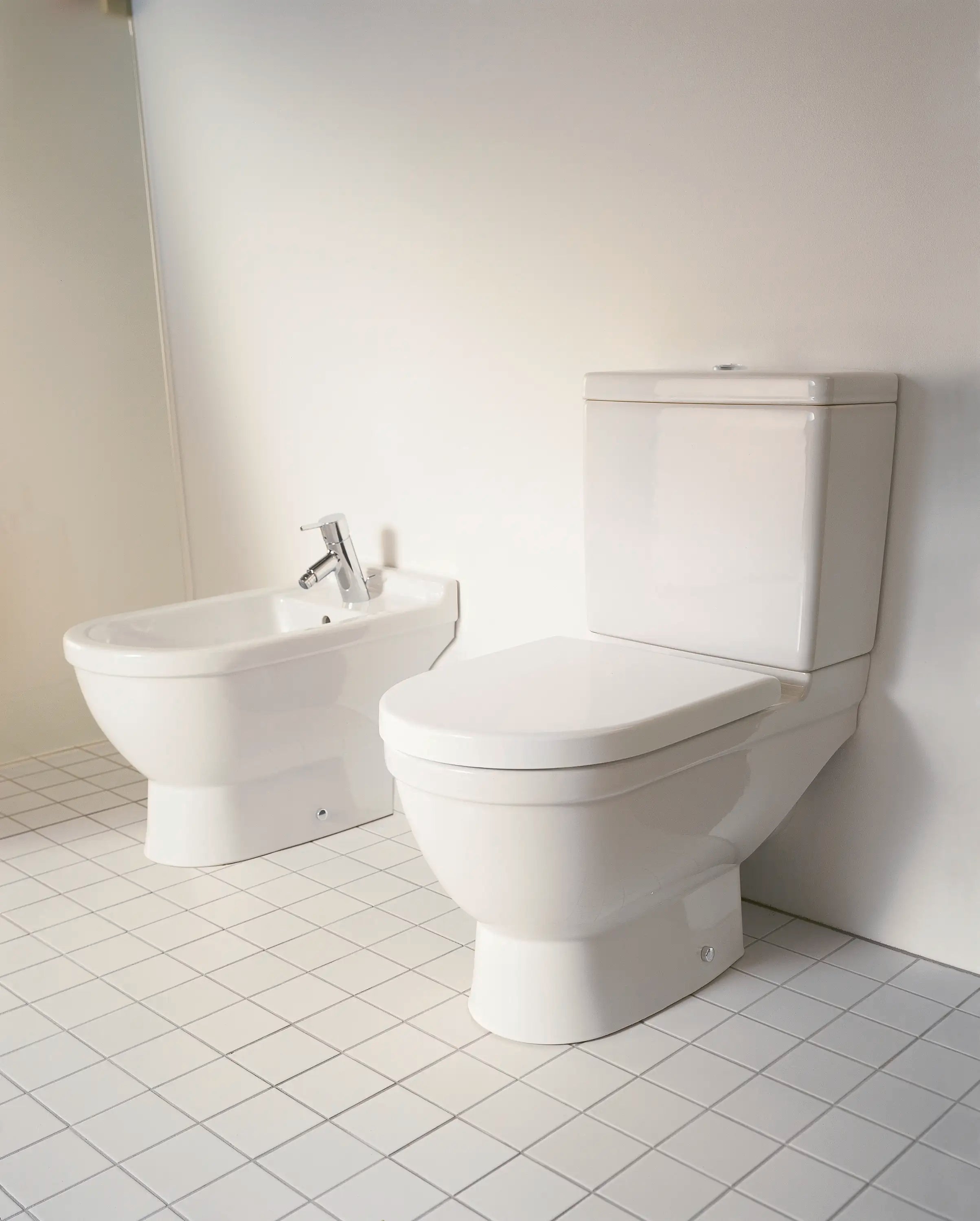 Duravit Starck 3 Single Hole Horizontal Spray Floorstanding Bidet in White