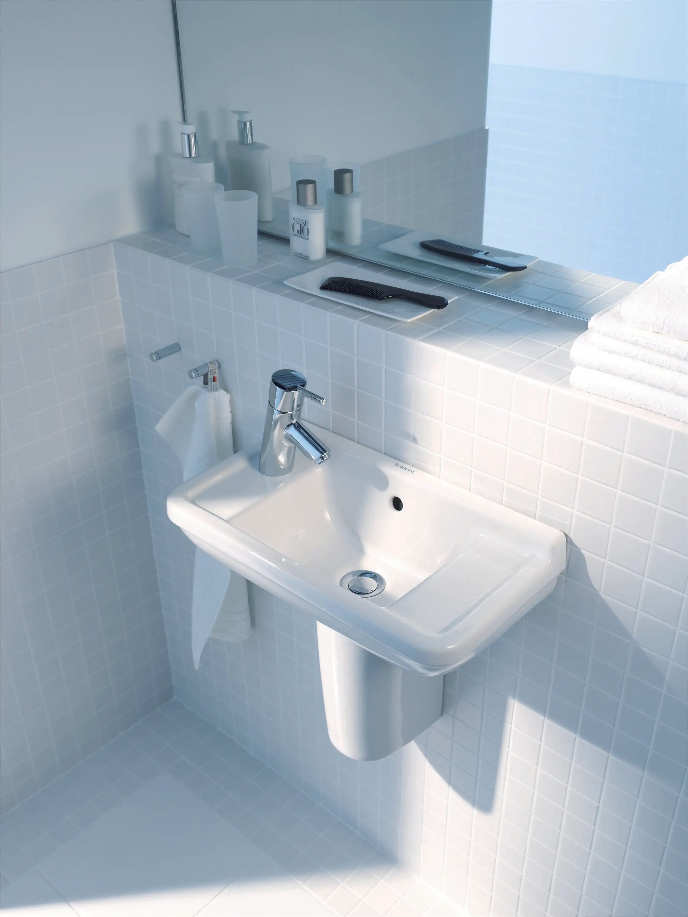 Duravit Starck 3 19 5/8'' Rectangular Wall Mounted Sink in White with Single Faucet Hole and with Overflow
