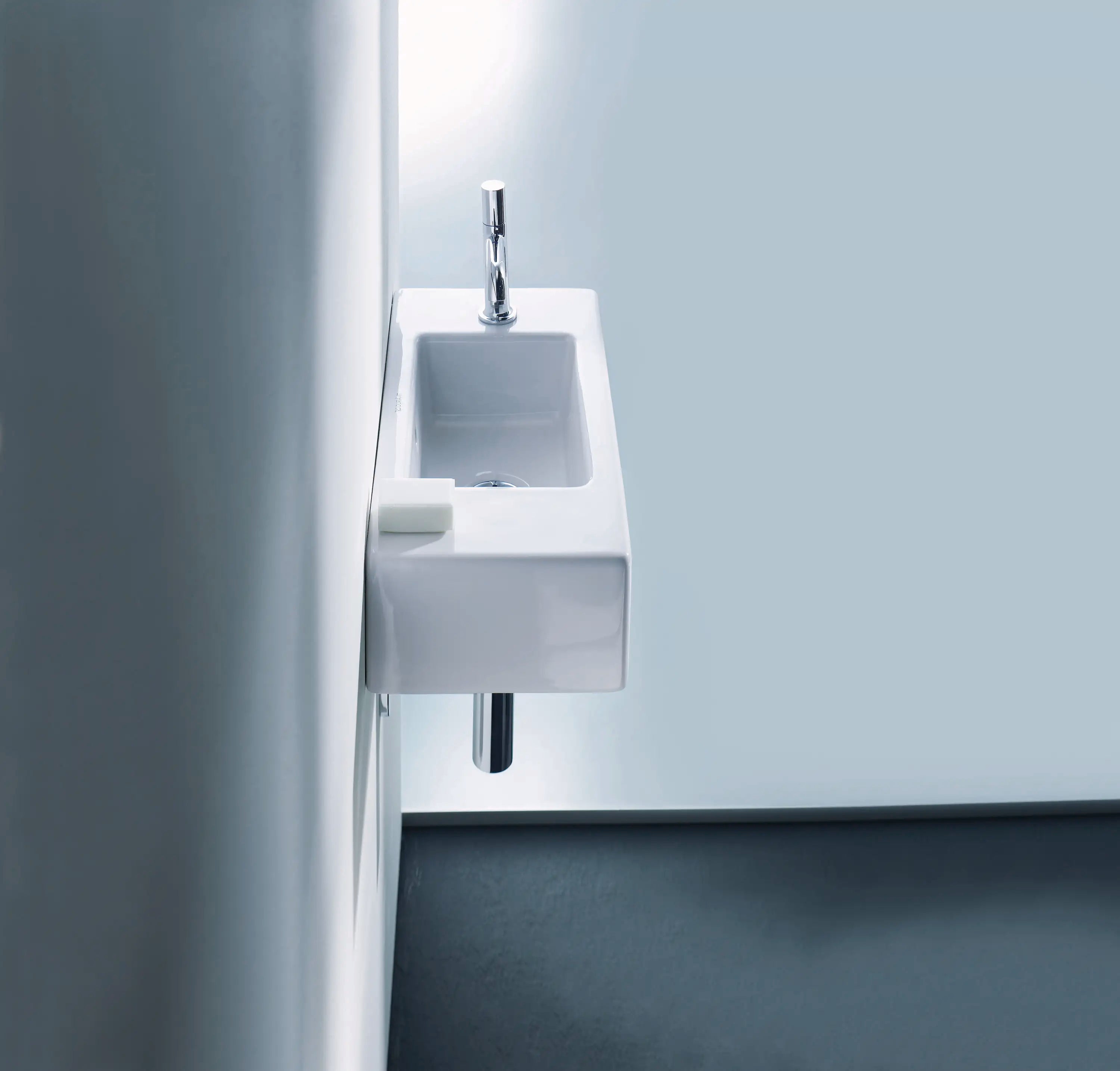 Duravit Vero 19 5/8'' Rectangular Wall Mounted Sink in White with Single Faucet Hole and with Overflow