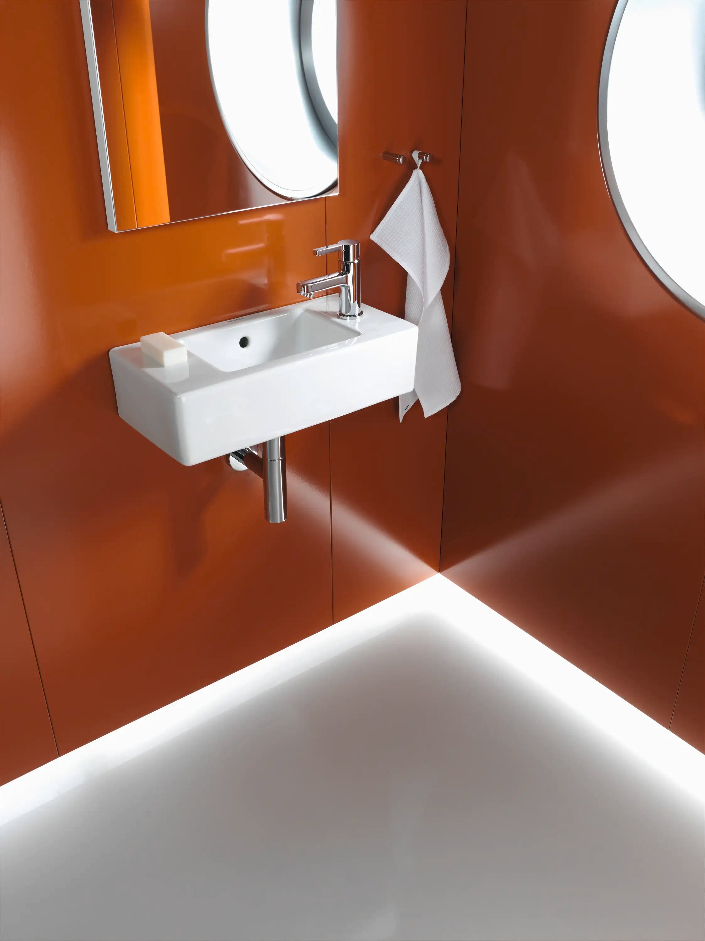 Duravit Vero 19 5/8'' Rectangular Wall Mounted Sink in White with Single Faucet Hole and with Overflow