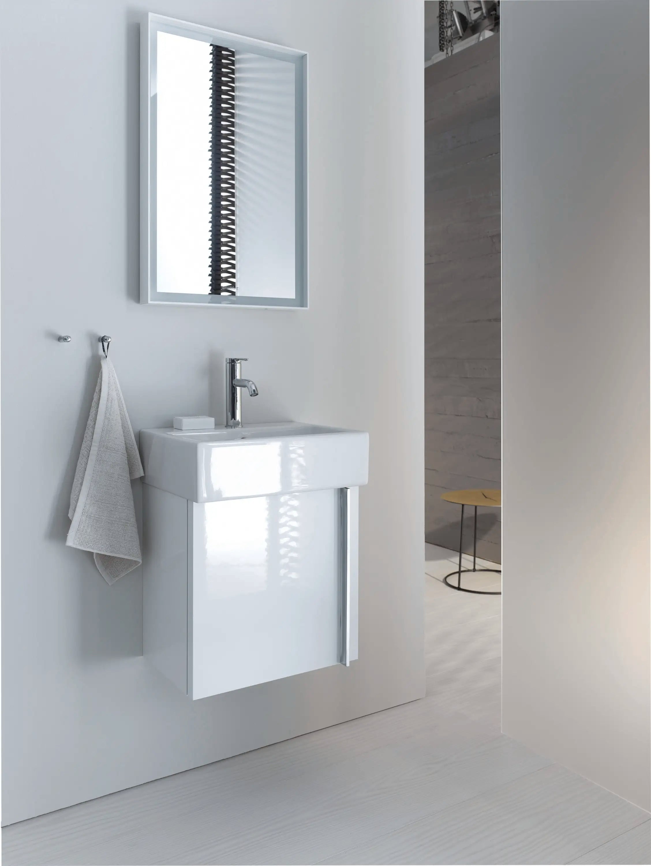 Duravit Vero 15 3/4'' Rectangular Wall Mounted Sink in White with Single Faucet Hole and with Overflow