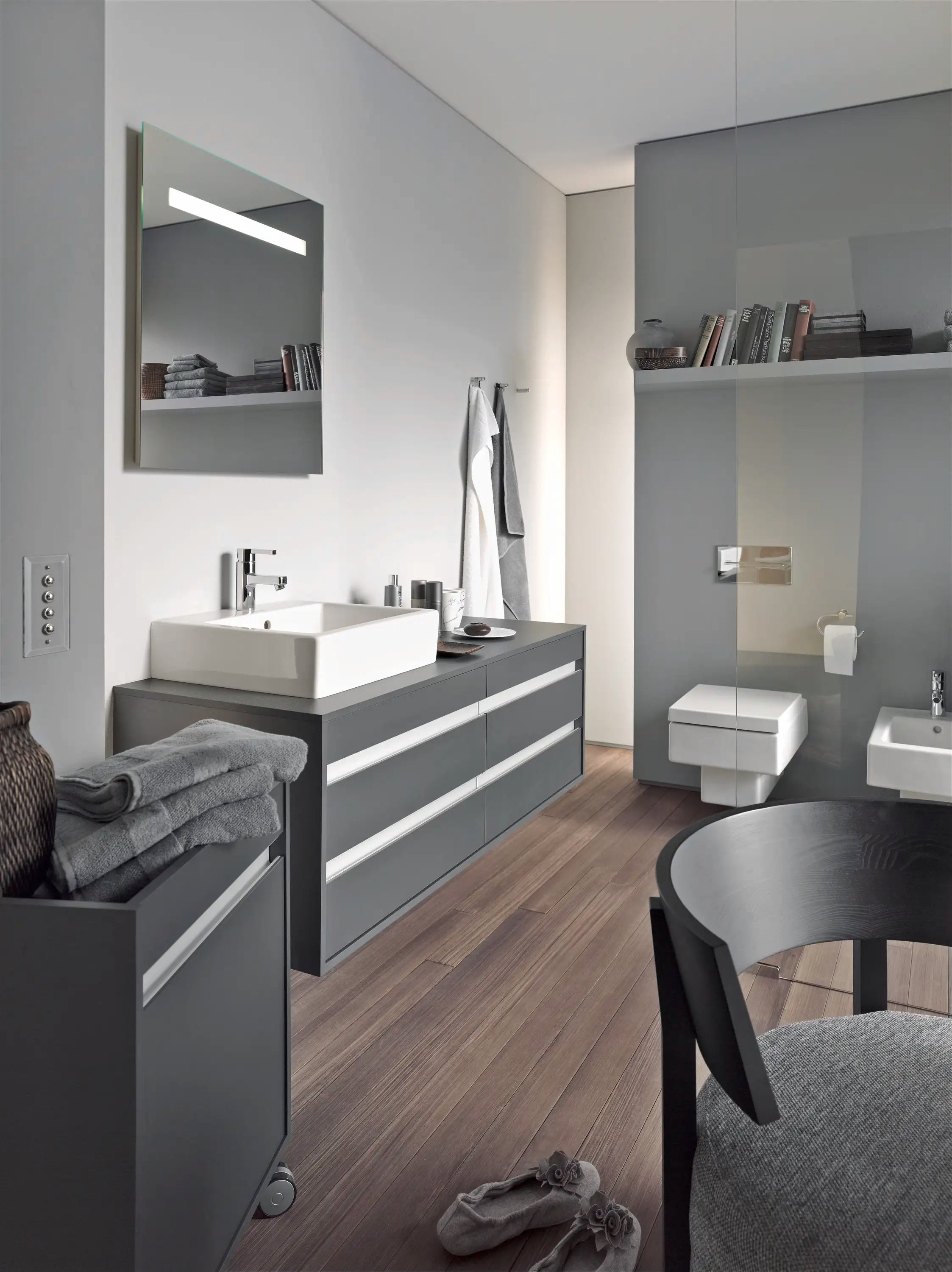 Duravit Vero 23 5/8'' Rectangular Vessel Sink in White with Single Faucet Hole and with Overflow