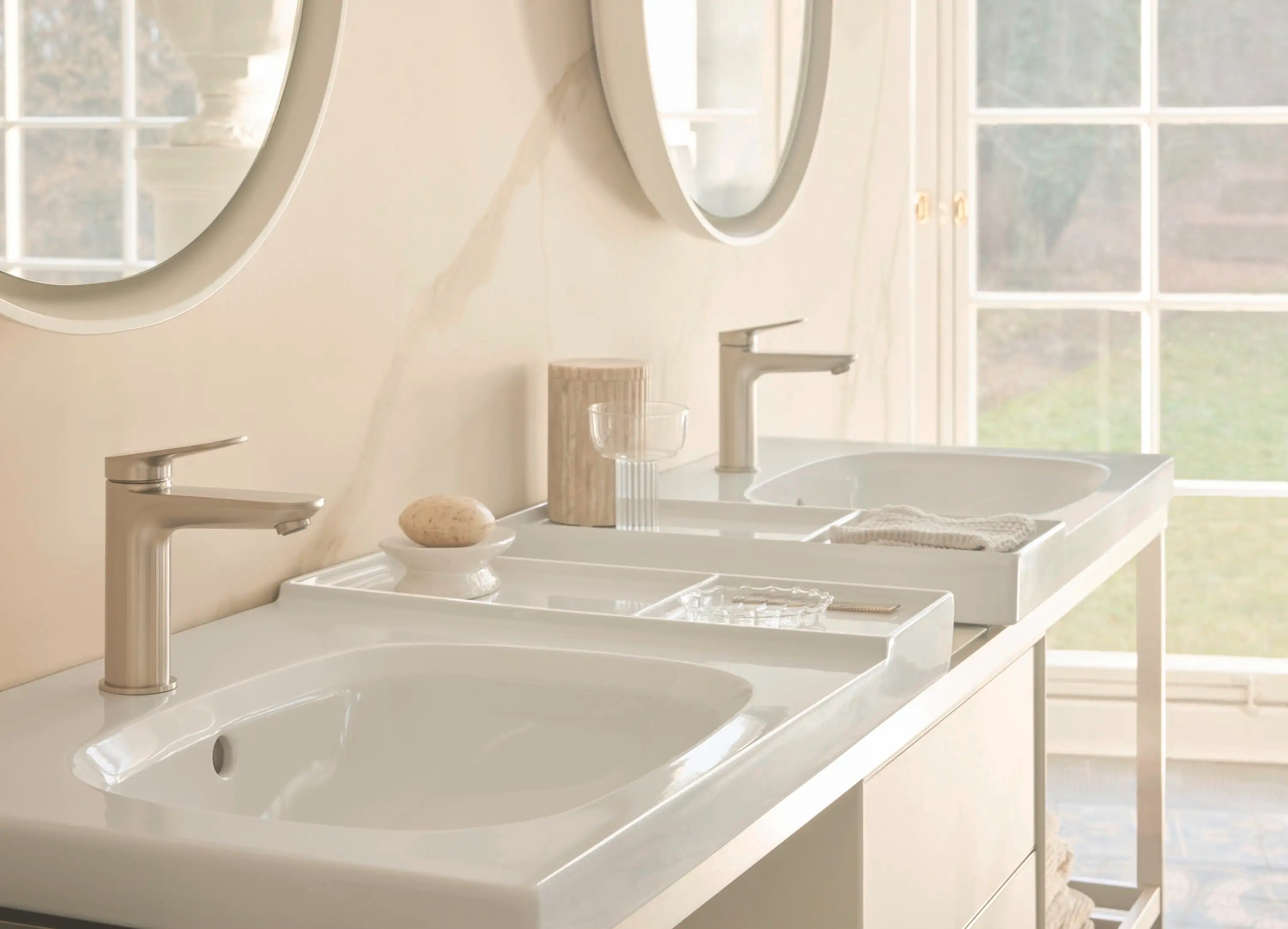 Duravit Aurena 31 3/4'' Rectangular Wall Mounted Sink in White with Single Faucet Hole and with Overflow