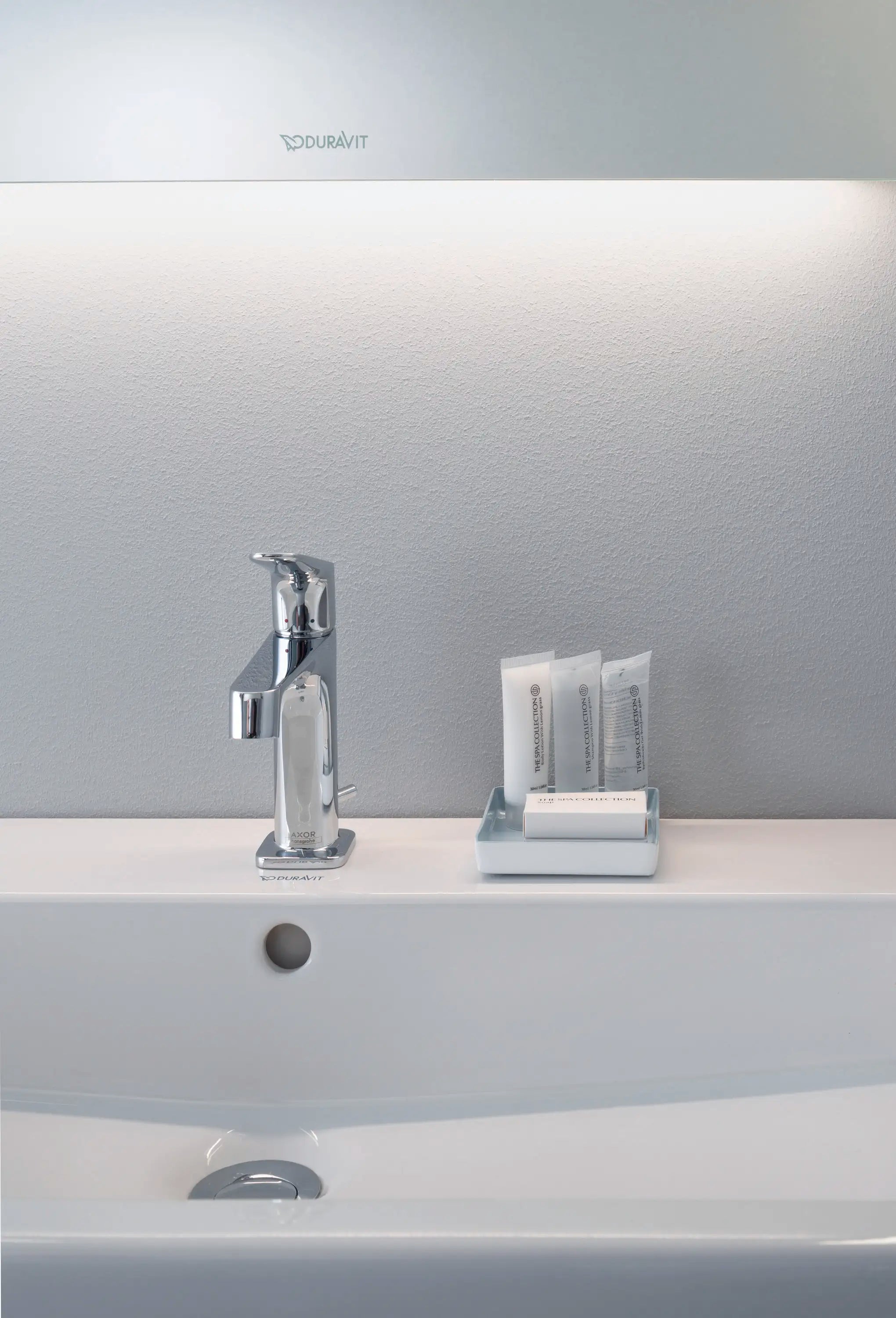 Duravit Vero 31 1/2'' Rectangular Vessel Sink in White with Single Faucet Hole and with Overflow