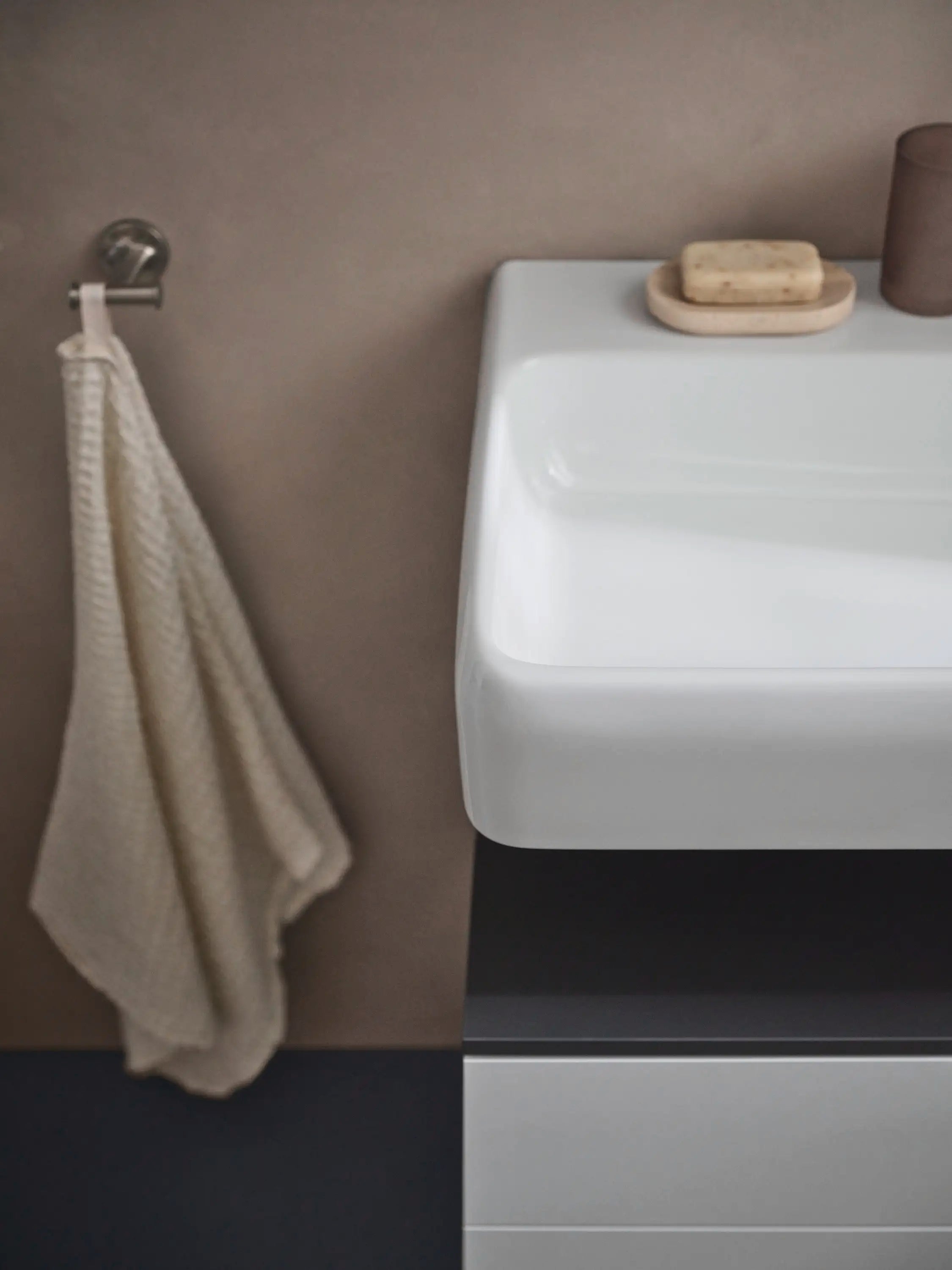 Duravit Qatego 39 3/8'' Rectangular Wall Mounted Sink in White with Single Faucet Hole and with Overflow