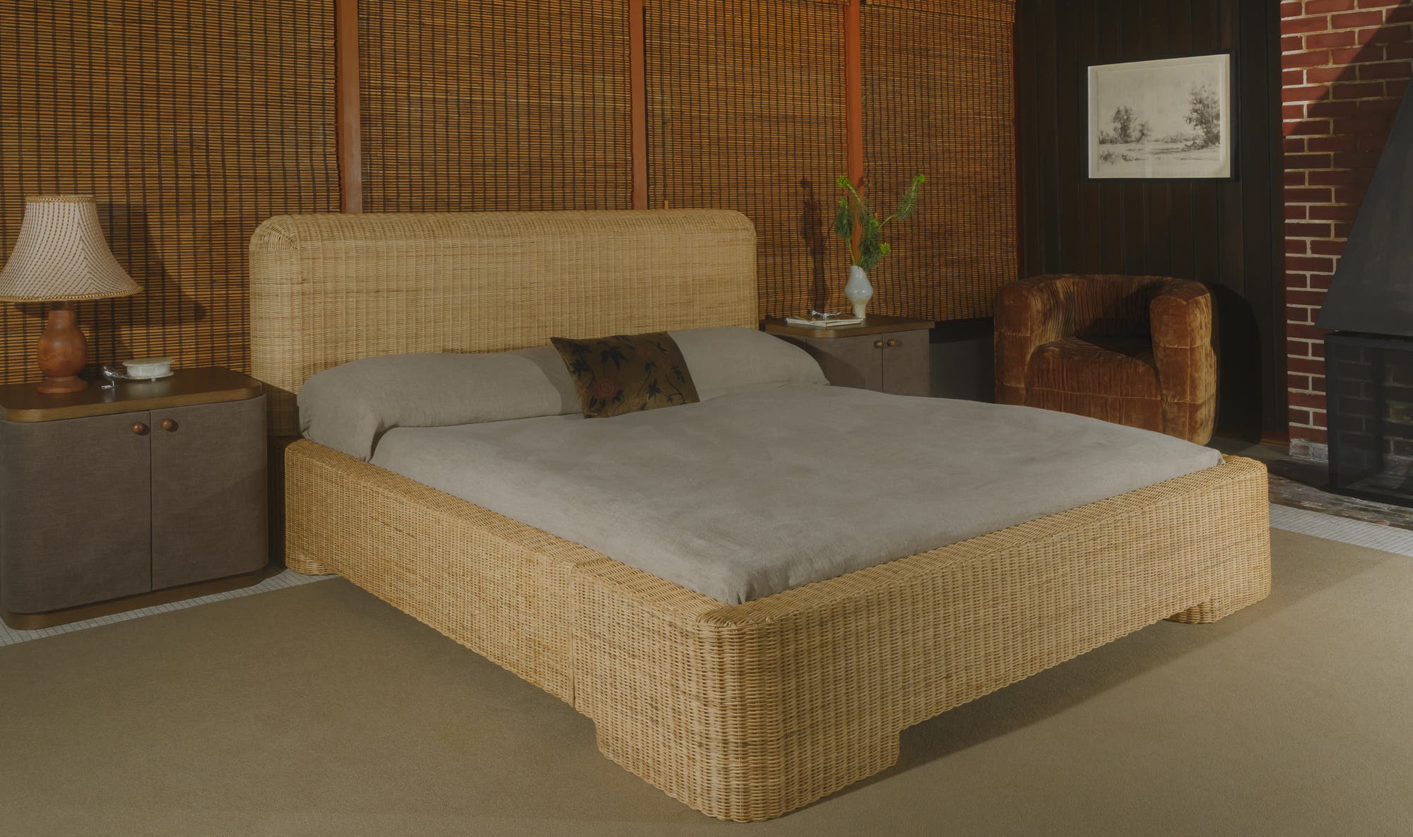 Moes Claudia Bed Queen Natural ET-1003