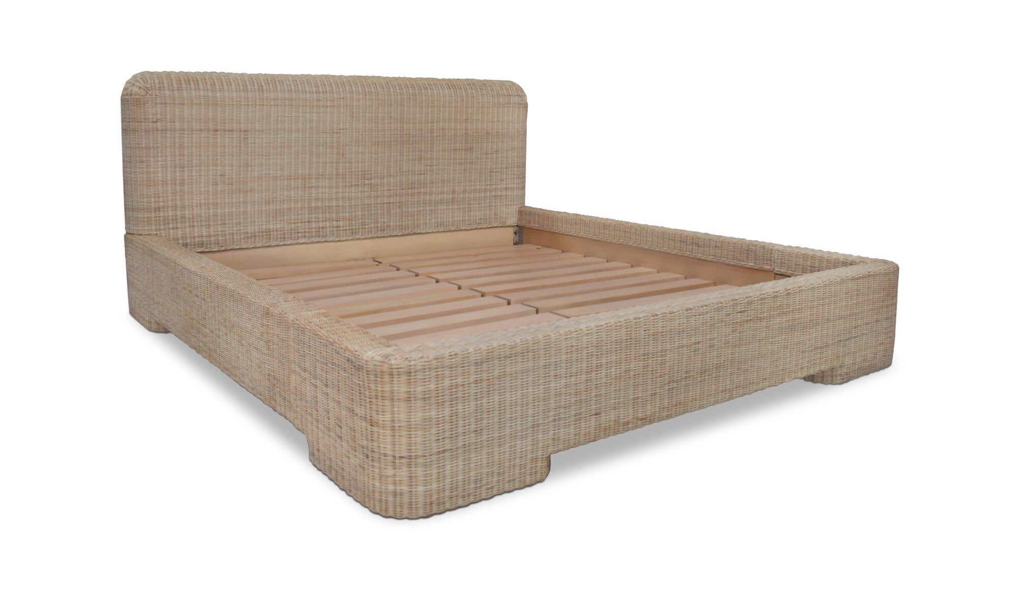 Moes Claudia Bed Queen Natural ET-1003