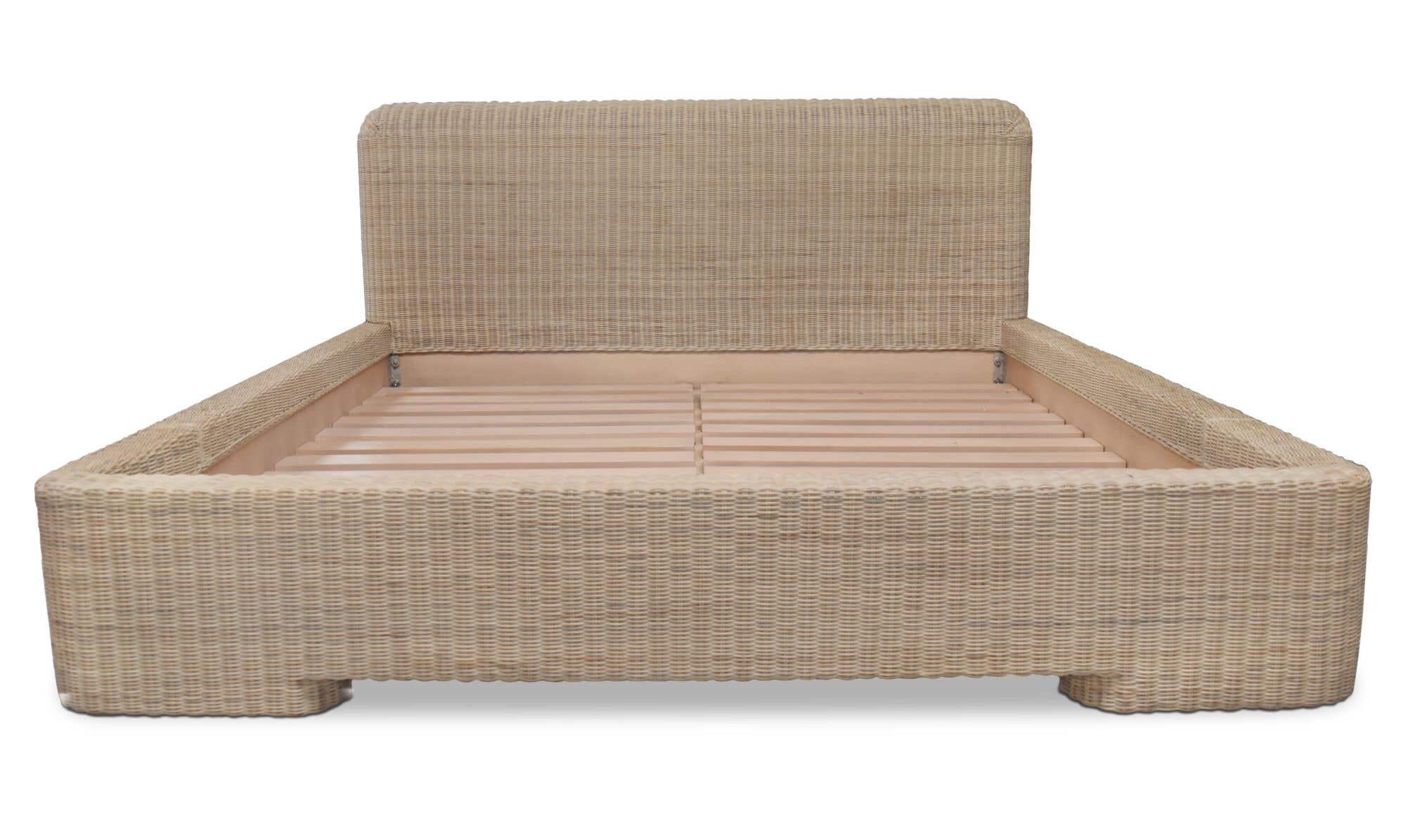 Moes Claudia Bed King Natural ET-1004