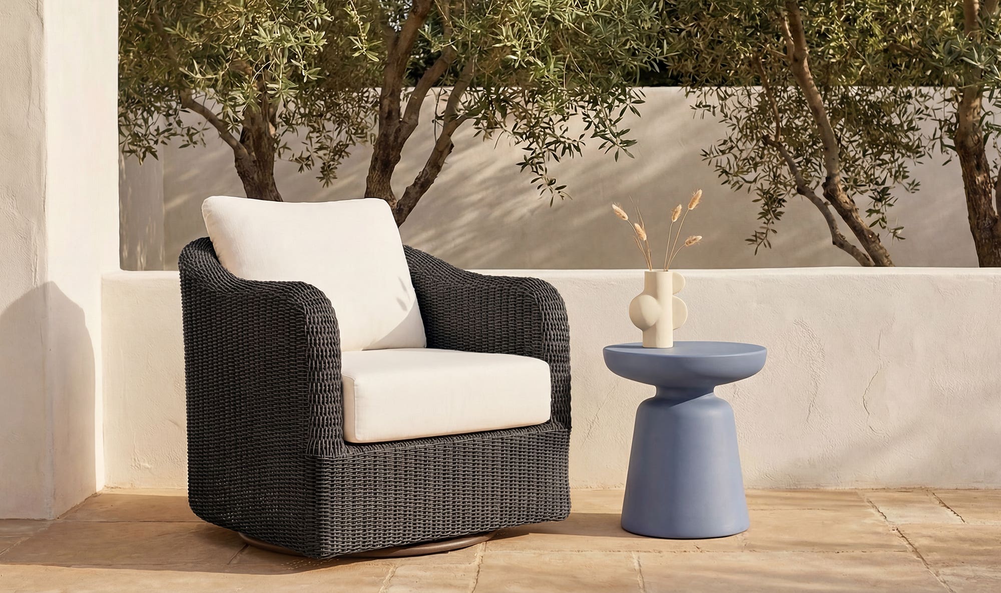 Moes Bodhi Outdoor Swivel Accent Chair ET-1009