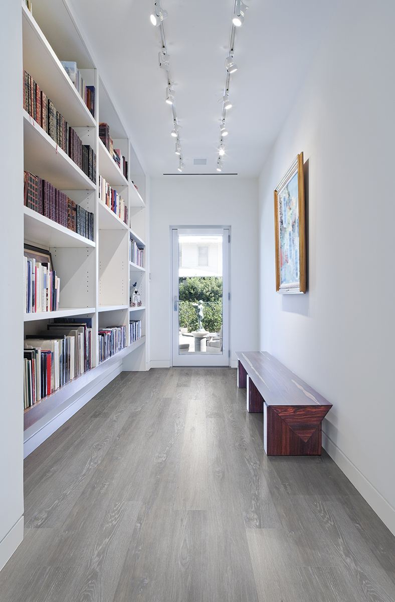 MSI Surfaces Cyrus 2.0 Finely LVP room scene