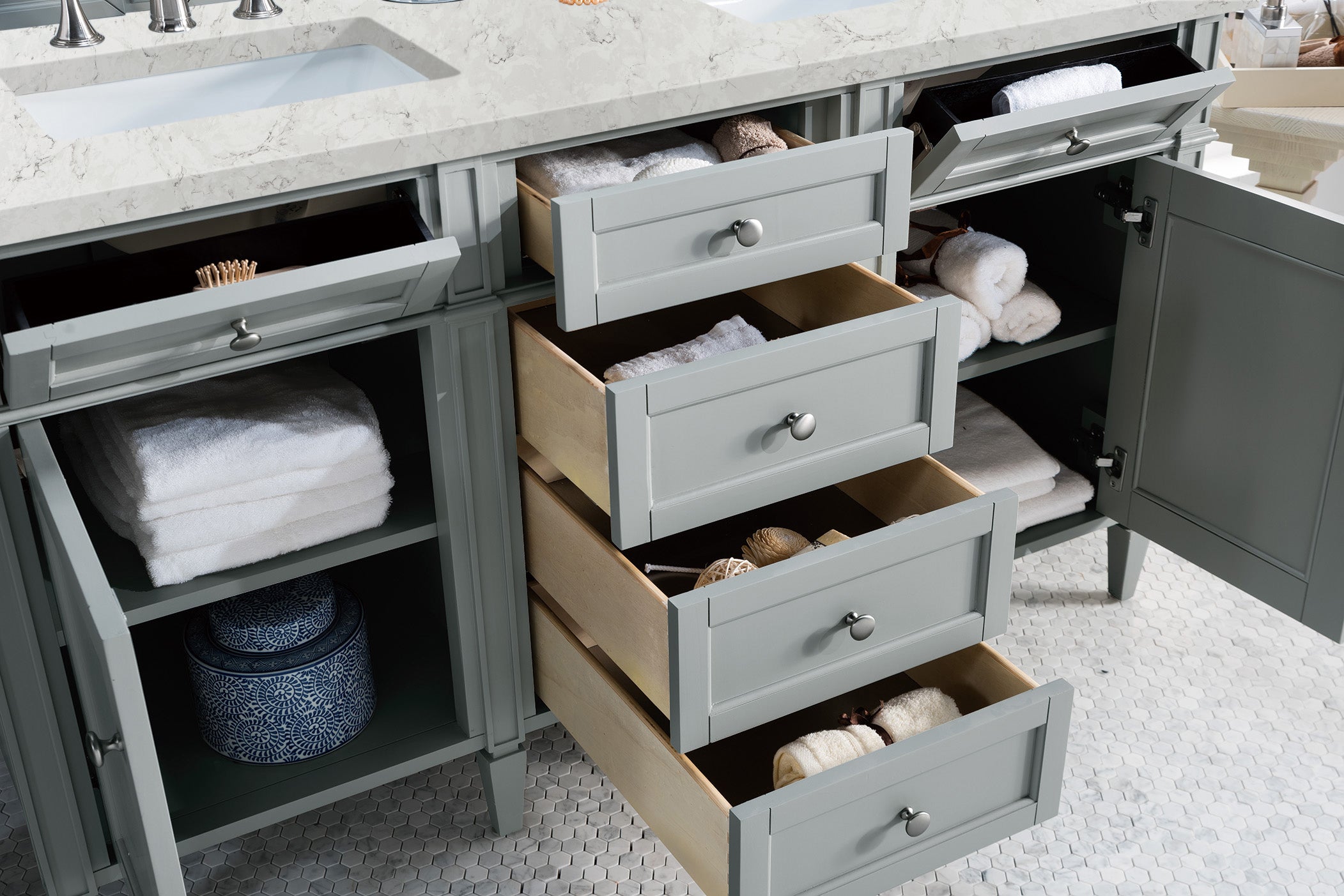 James Martin Brittany 60" Double Vanity in Urban Gray with 3cm Countertop