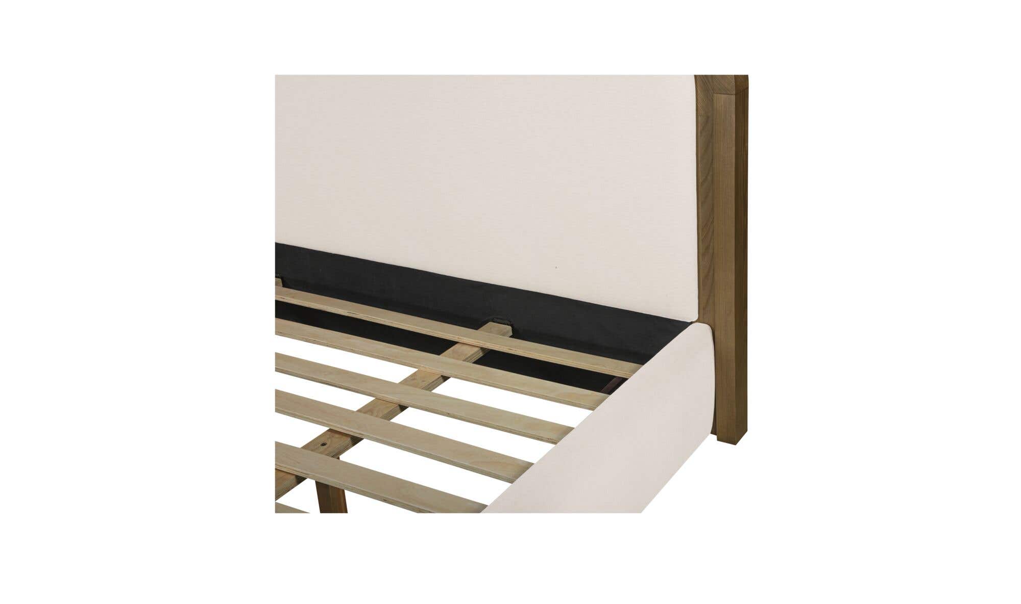 Moes Camilla Queen Bed FO-1037